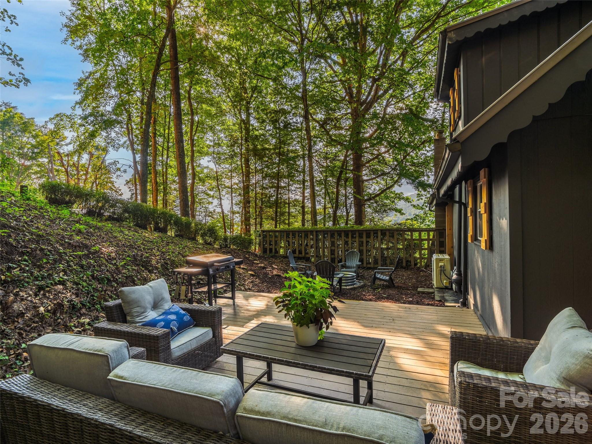 410 Mother In Law Lane — Burnsville