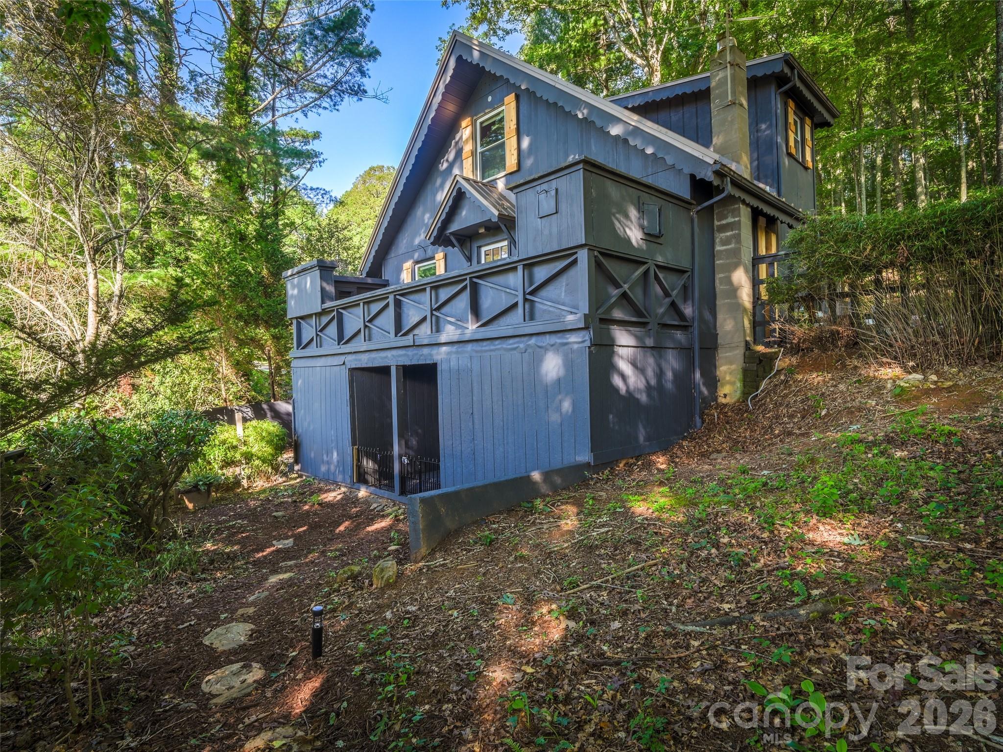 410 Mother In Law Lane — Burnsville