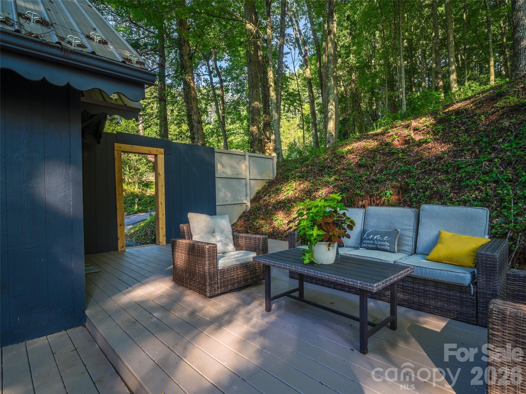 410 Mother In Law Lane — Burnsville