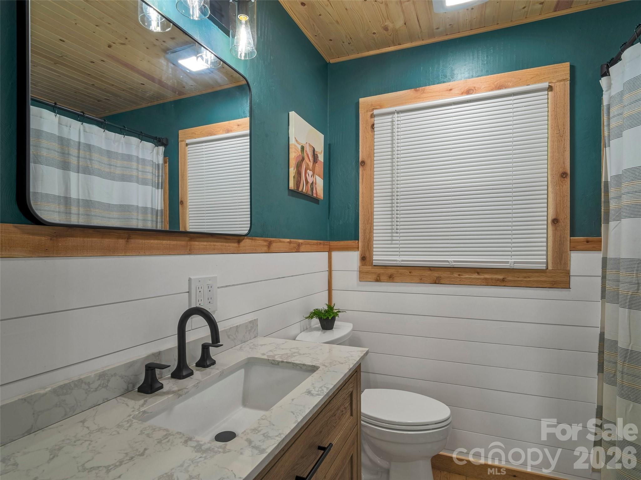 410 Mother In Law Lane — Burnsville