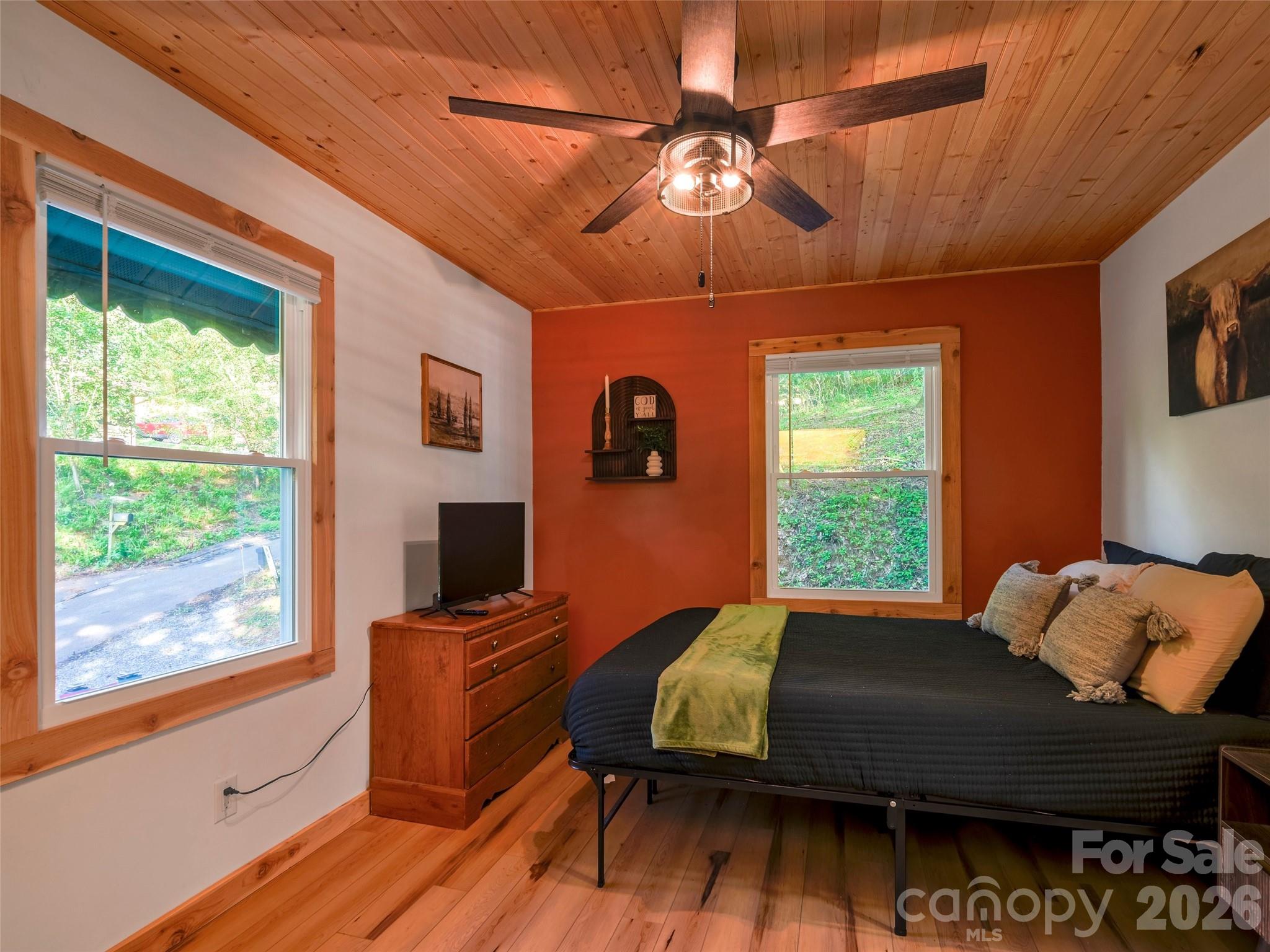 410 Mother In Law Lane — Burnsville