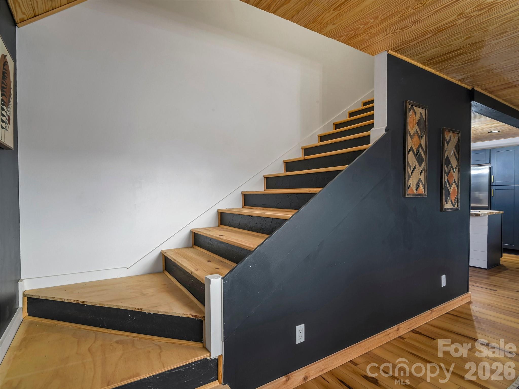 410 Mother In Law Lane — Burnsville