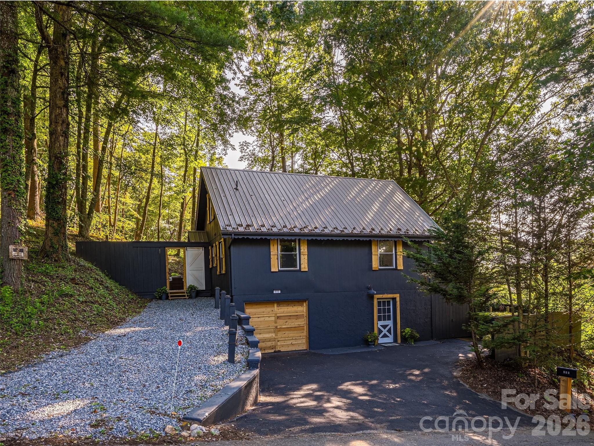 410 Mother In Law Lane — Burnsville