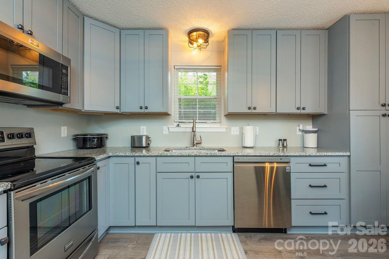 1303 Hyde Park Drive — Asheville