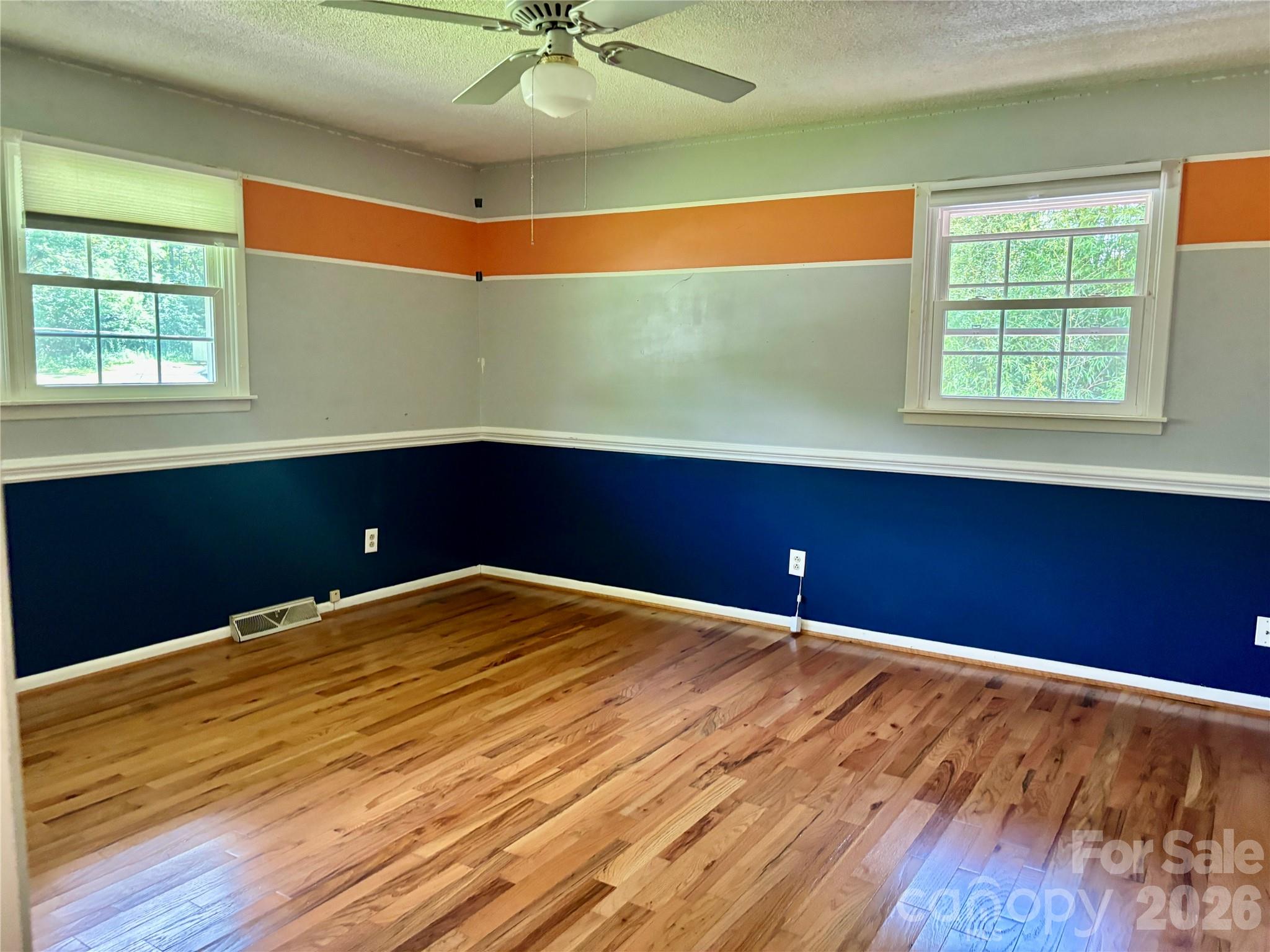 8417 Rolling Hills Avenue — Hickory