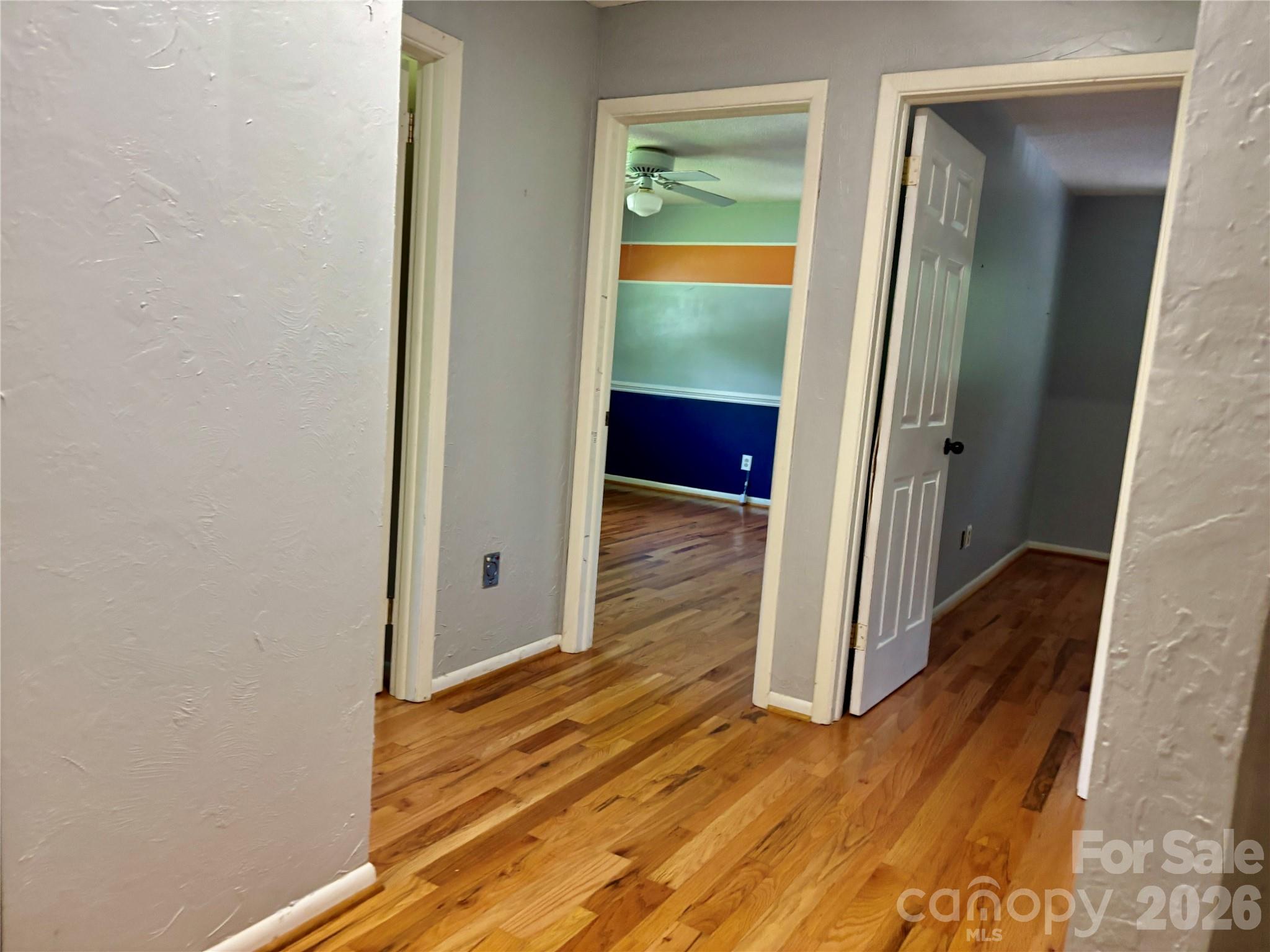 8417 Rolling Hills Avenue — Hickory