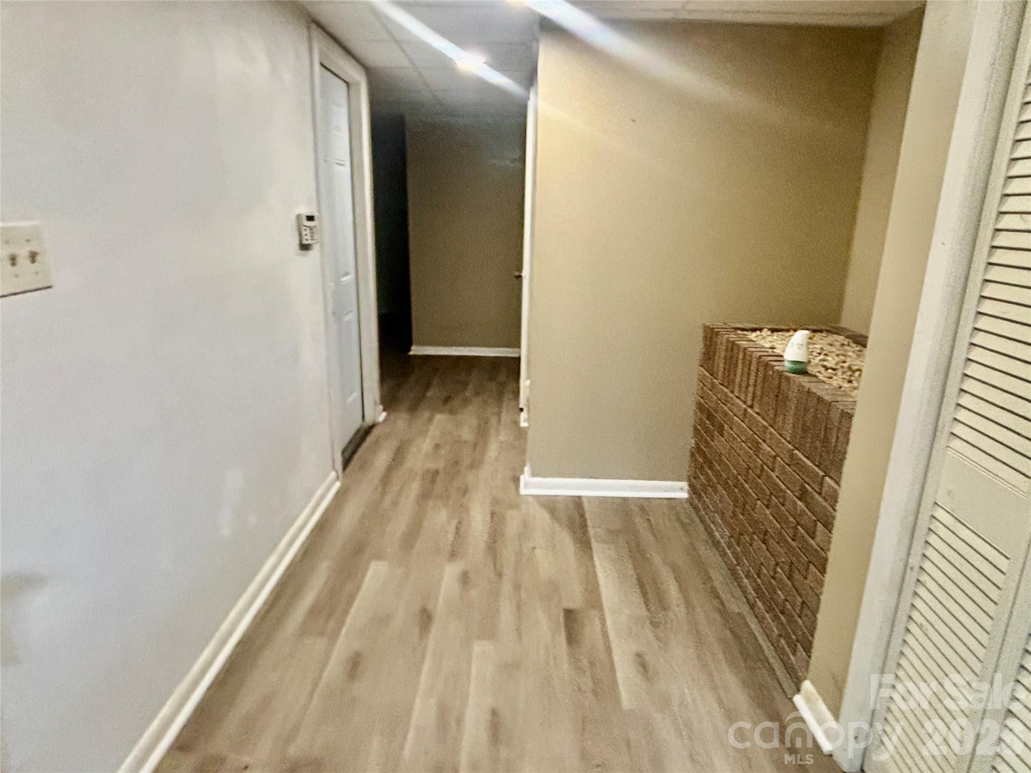 8417 Rolling Hills Avenue — Hickory