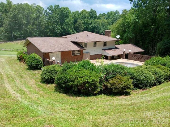8417 Rolling Hills Avenue — Hickory