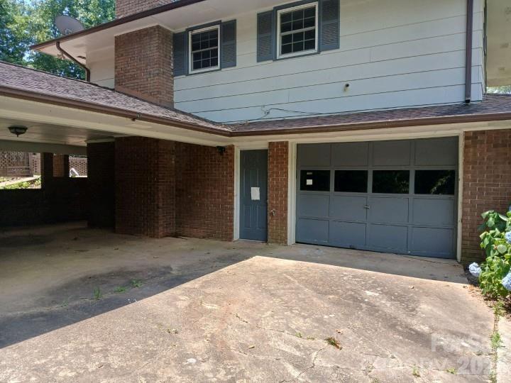 8417 Rolling Hills Avenue — Hickory