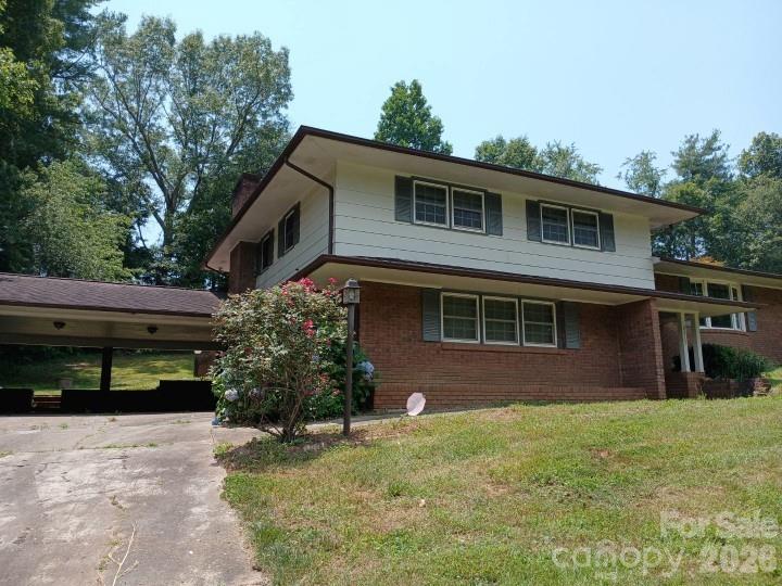 8417 Rolling Hills Avenue — Hickory