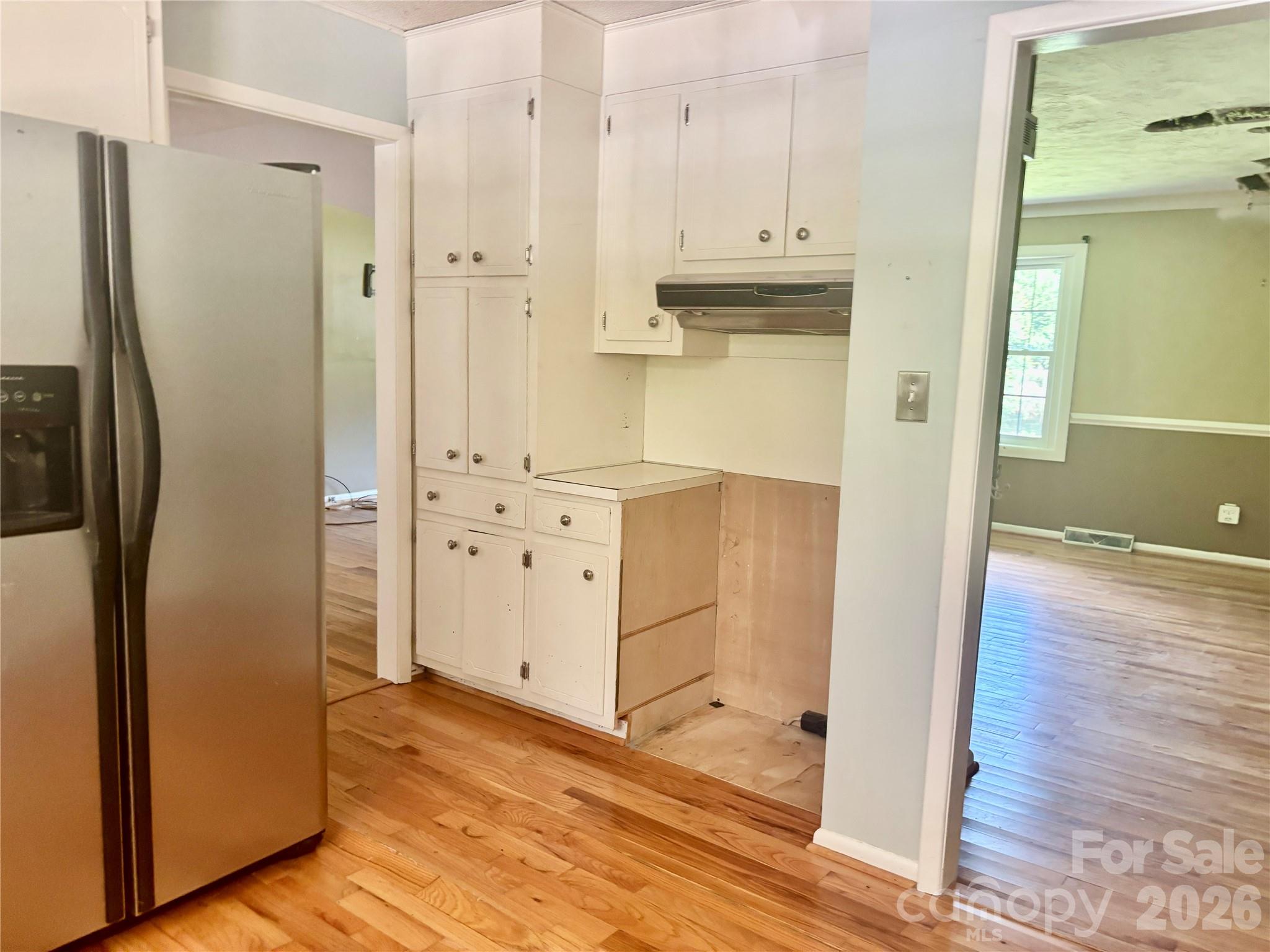 8417 Rolling Hills Avenue — Hickory