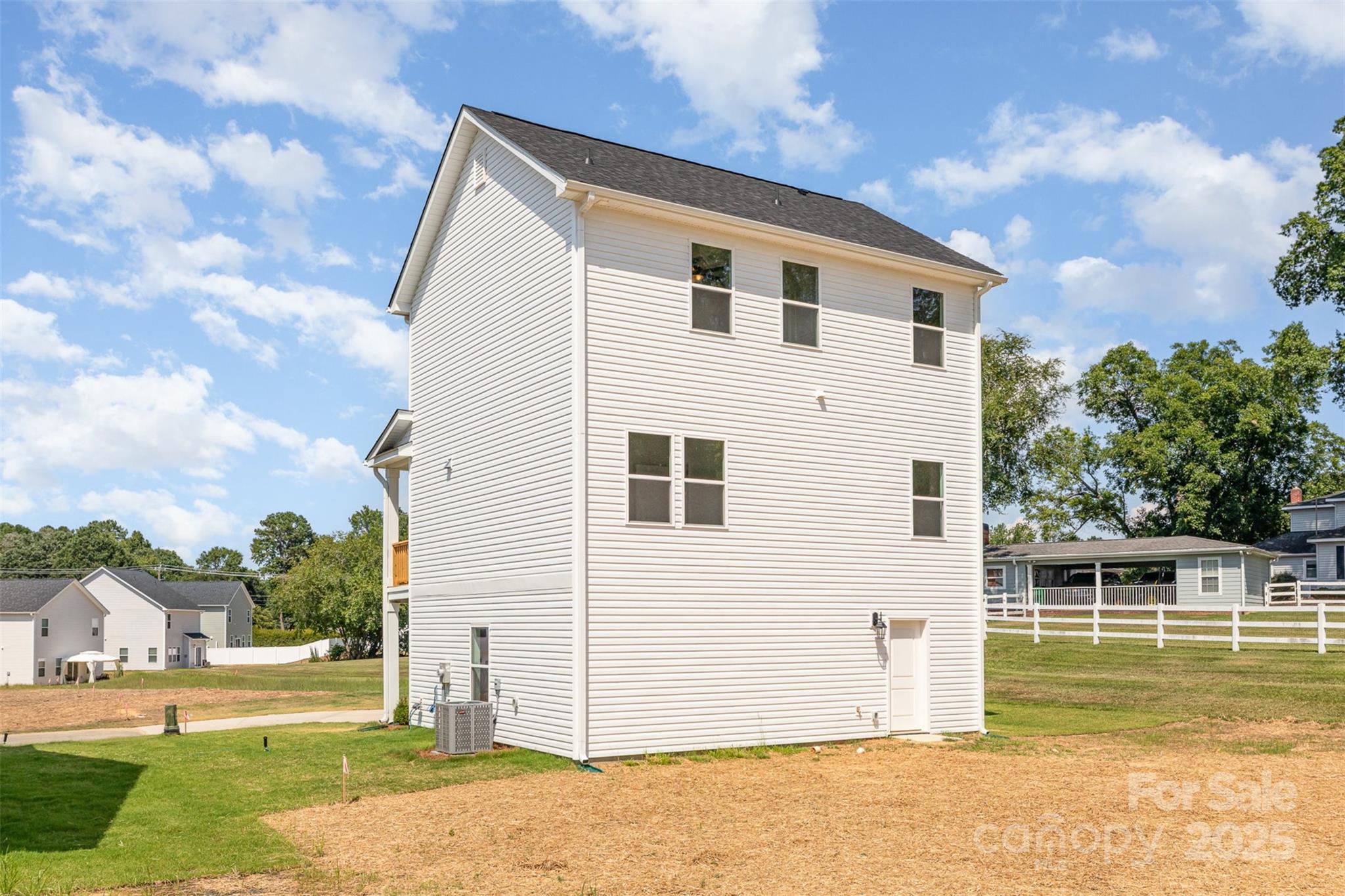 2063 Sadler Woods Lane — Charlotte