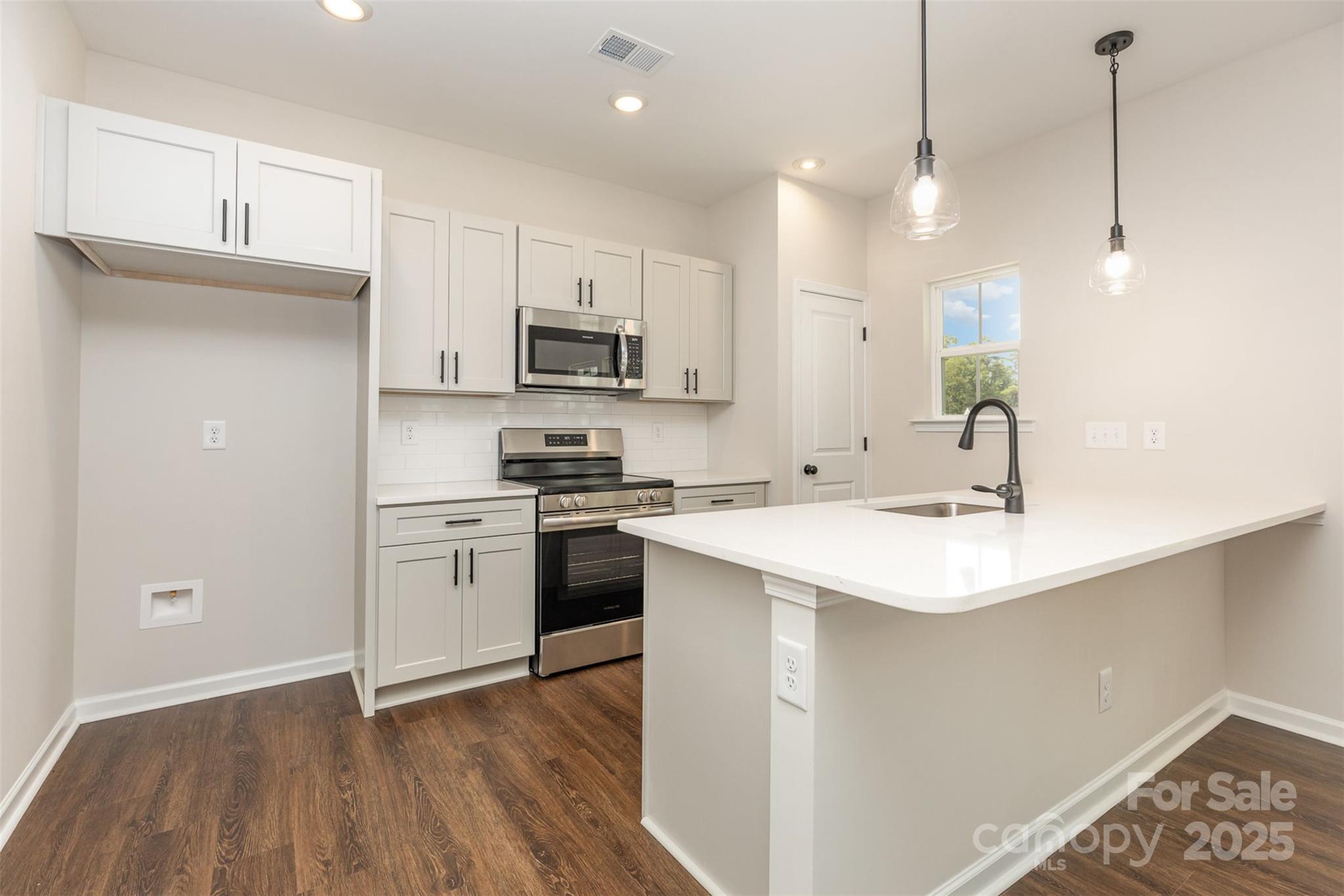 2063 Sadler Woods Lane — Charlotte