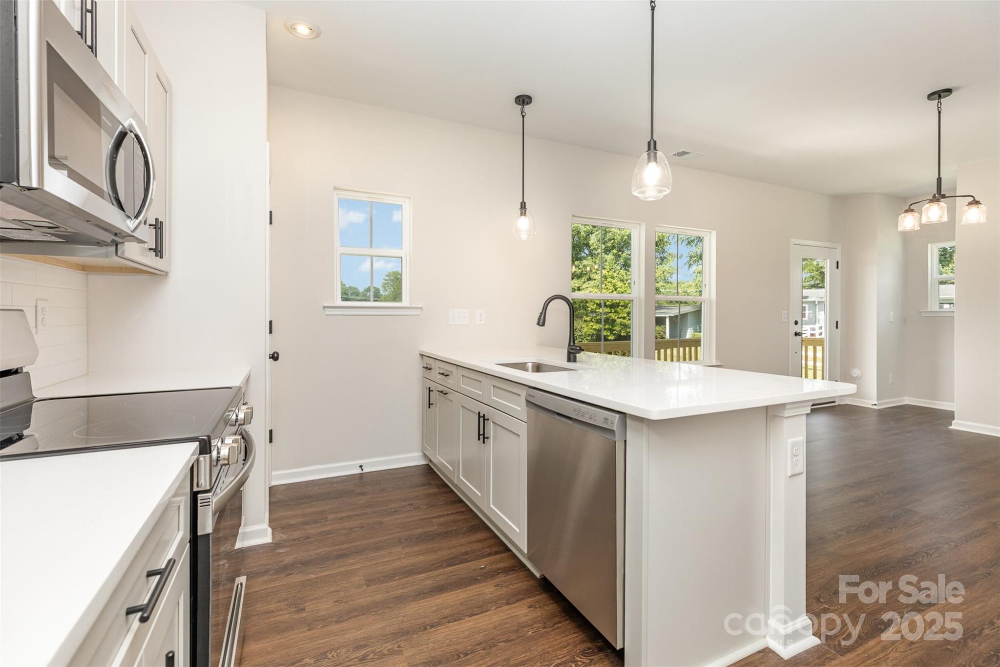 2063 Sadler Woods Lane — Charlotte