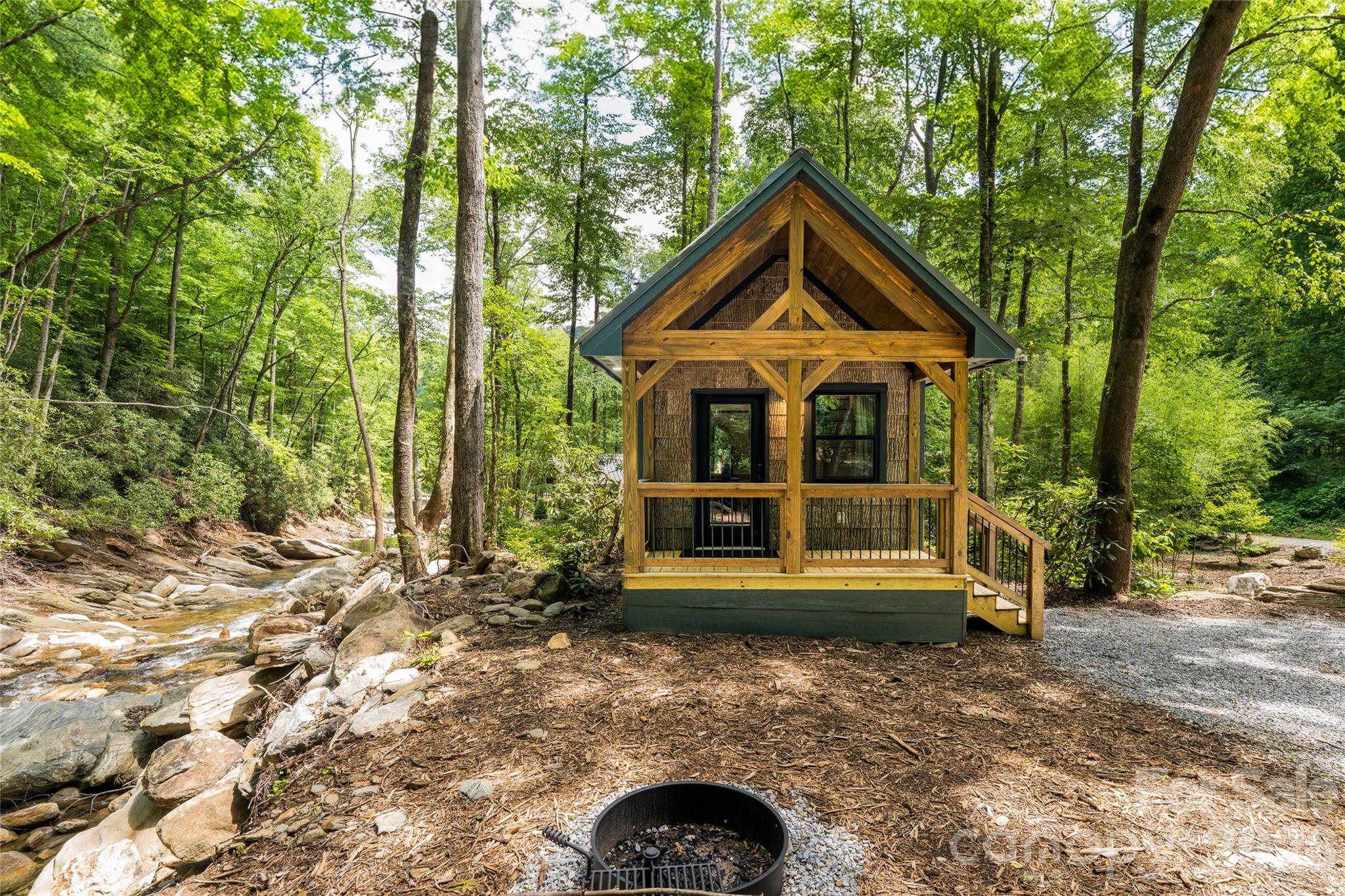 1037 Newberry Creek Road — Old Fort
