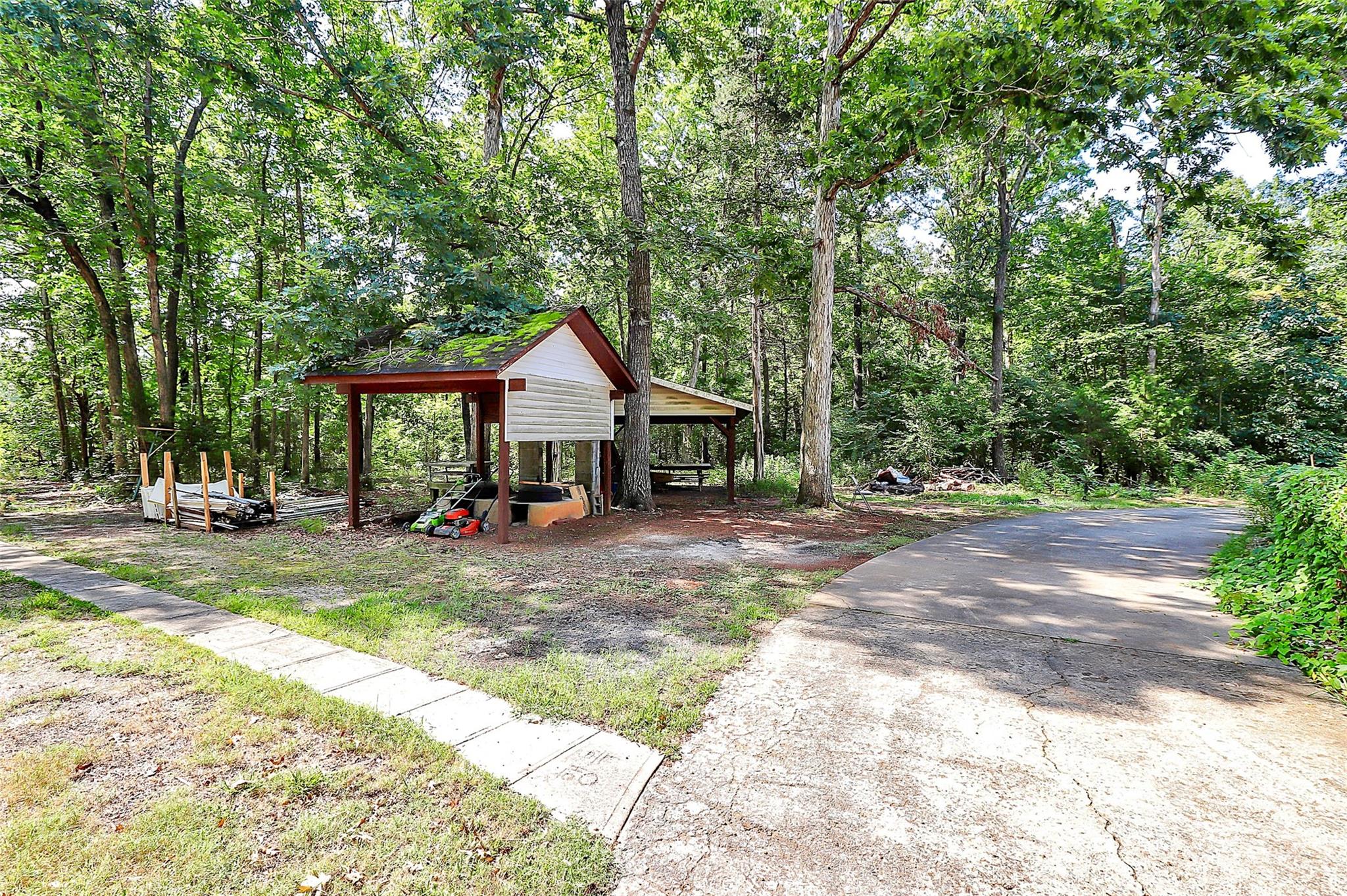 1940 Rock Hill Church Road — Matthews
