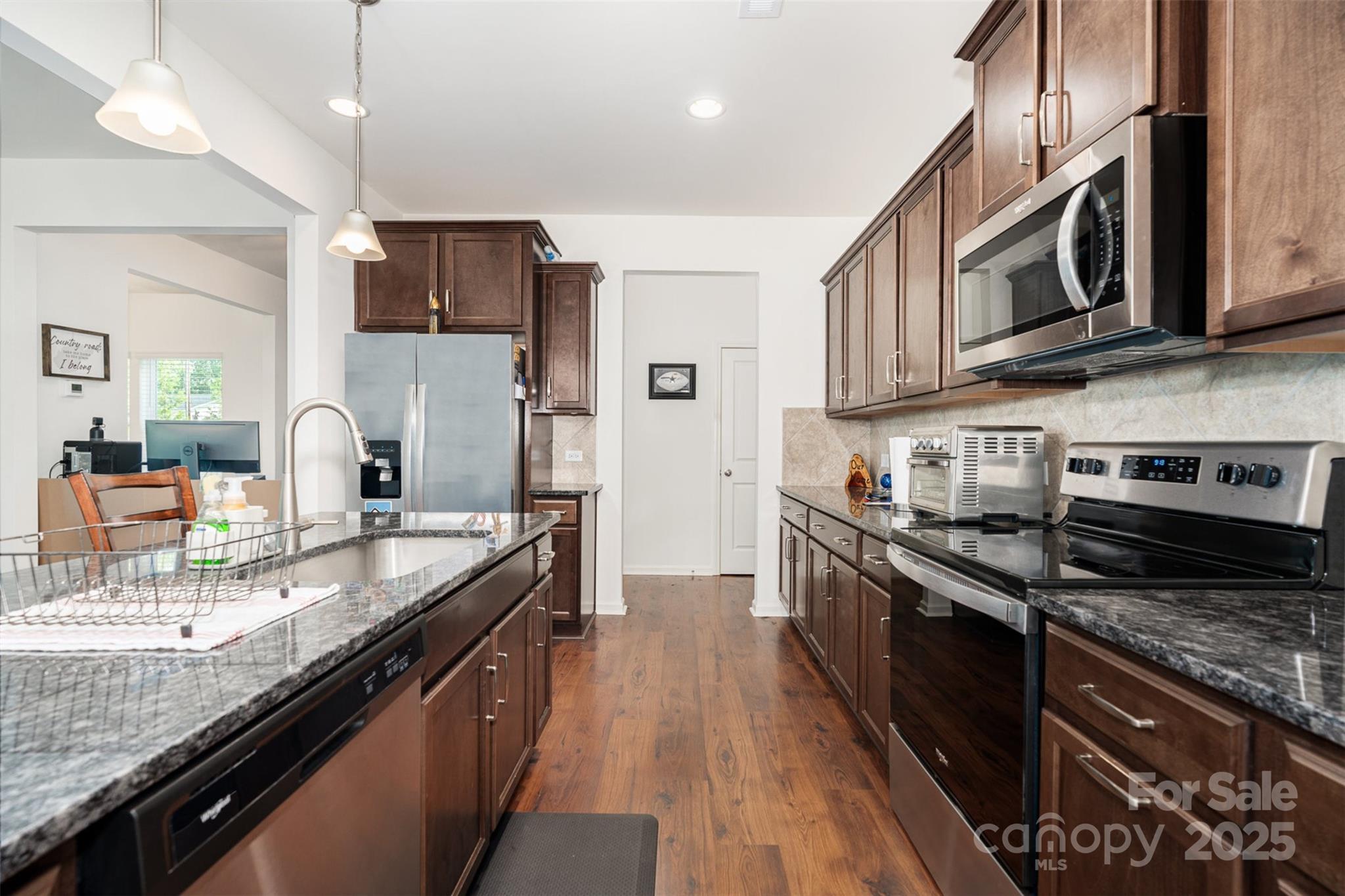 839 Foxglove Lane — York