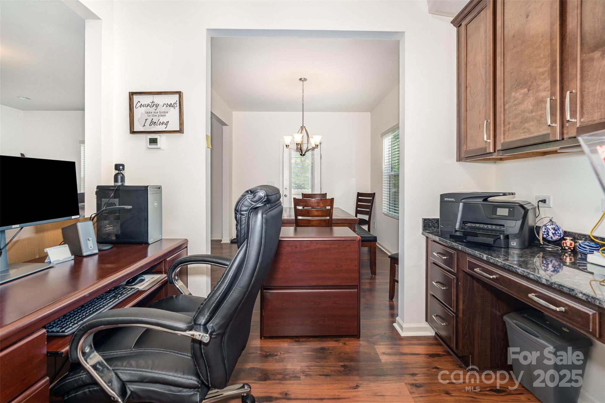 839 Foxglove Lane — York