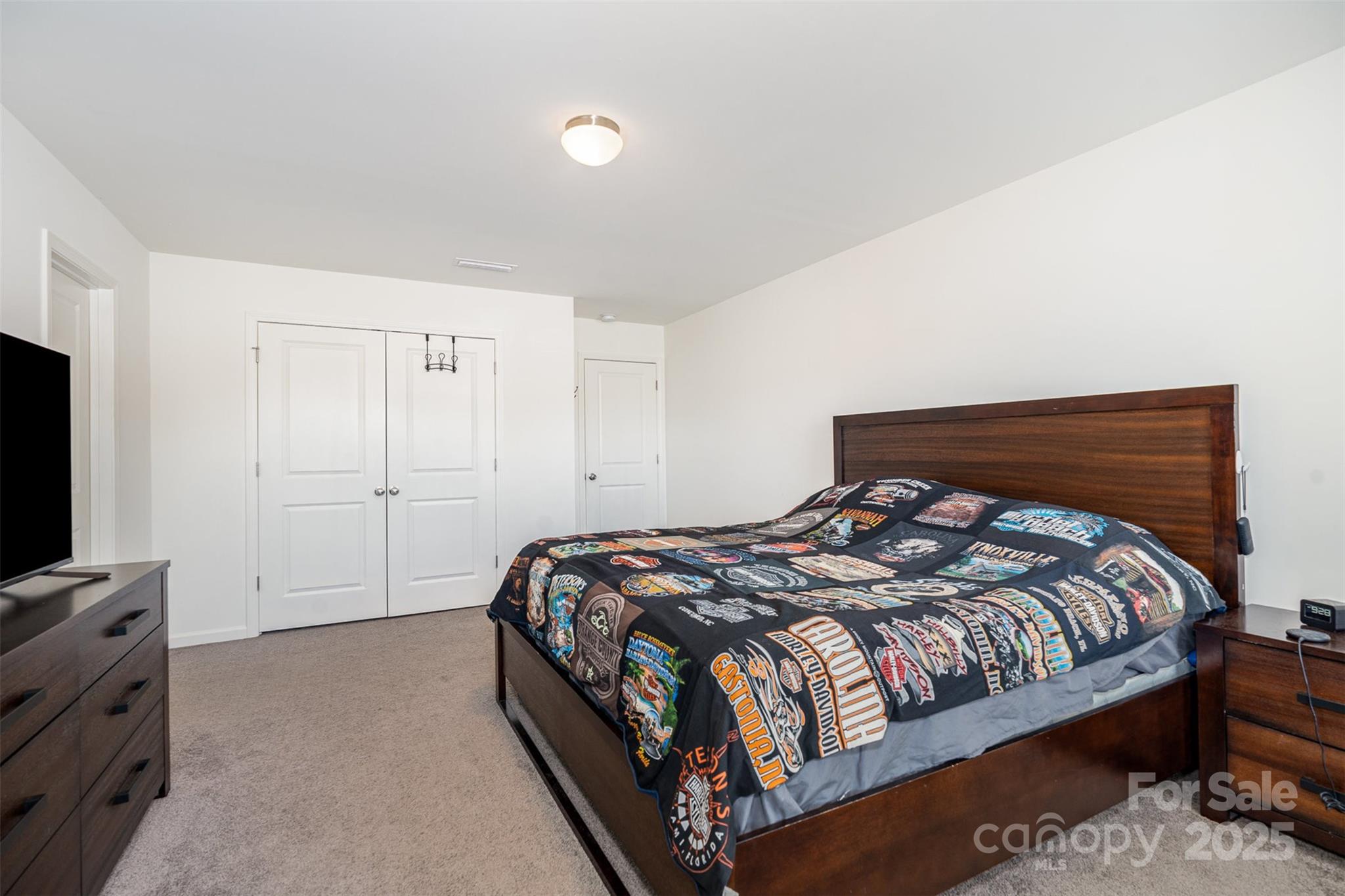 839 Foxglove Lane — York