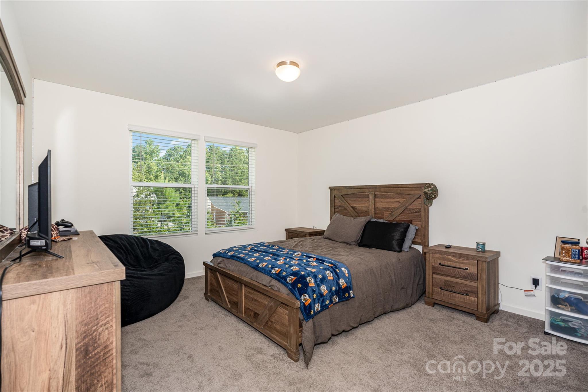 839 Foxglove Lane — York