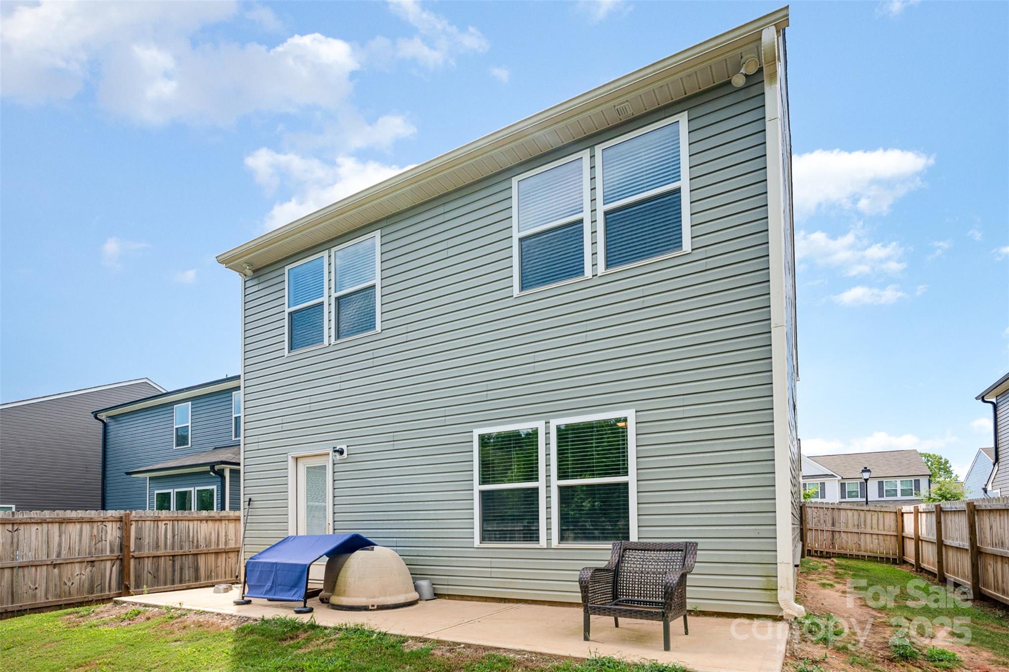 839 Foxglove Lane — York