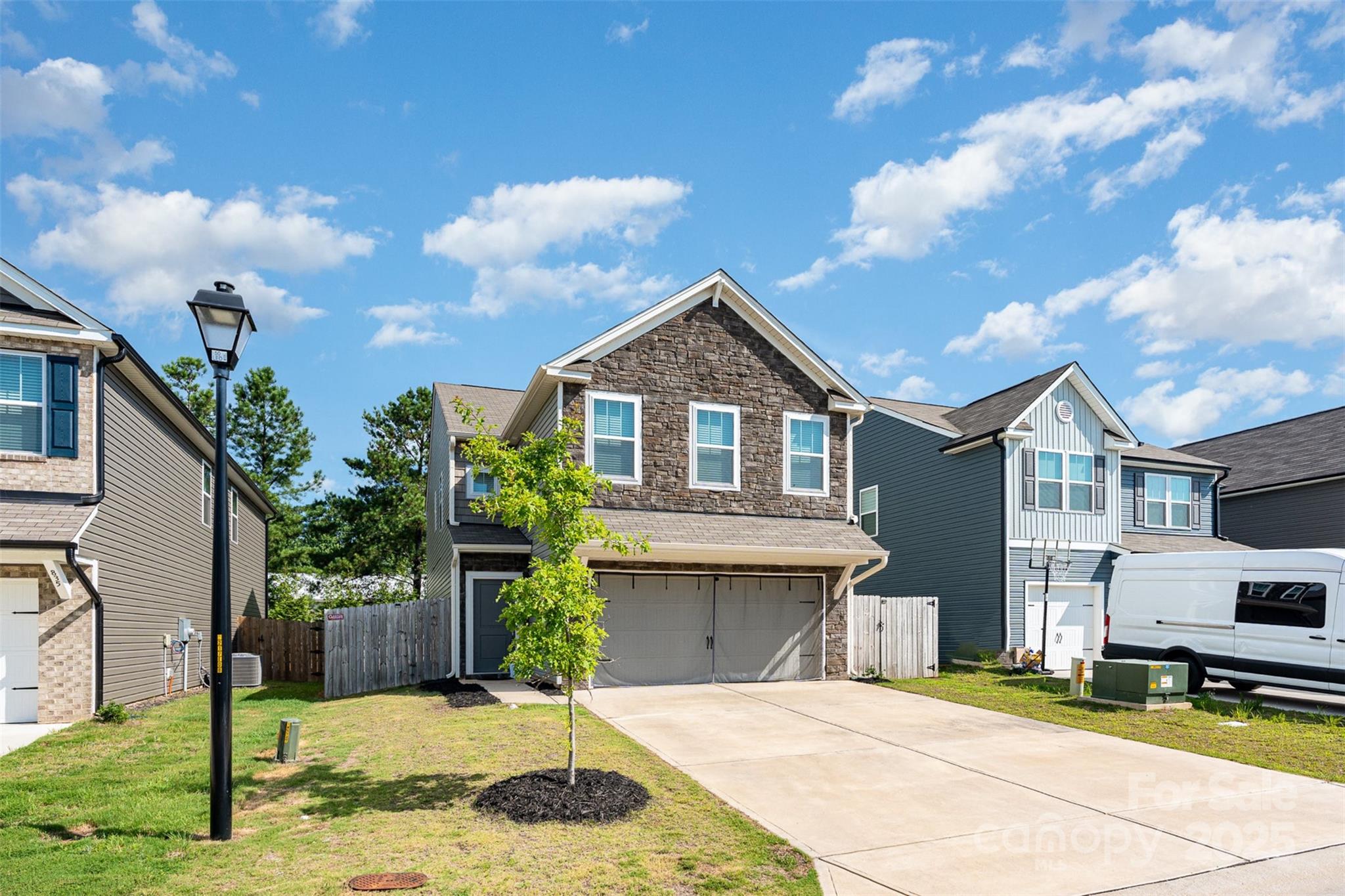839 Foxglove Lane — York