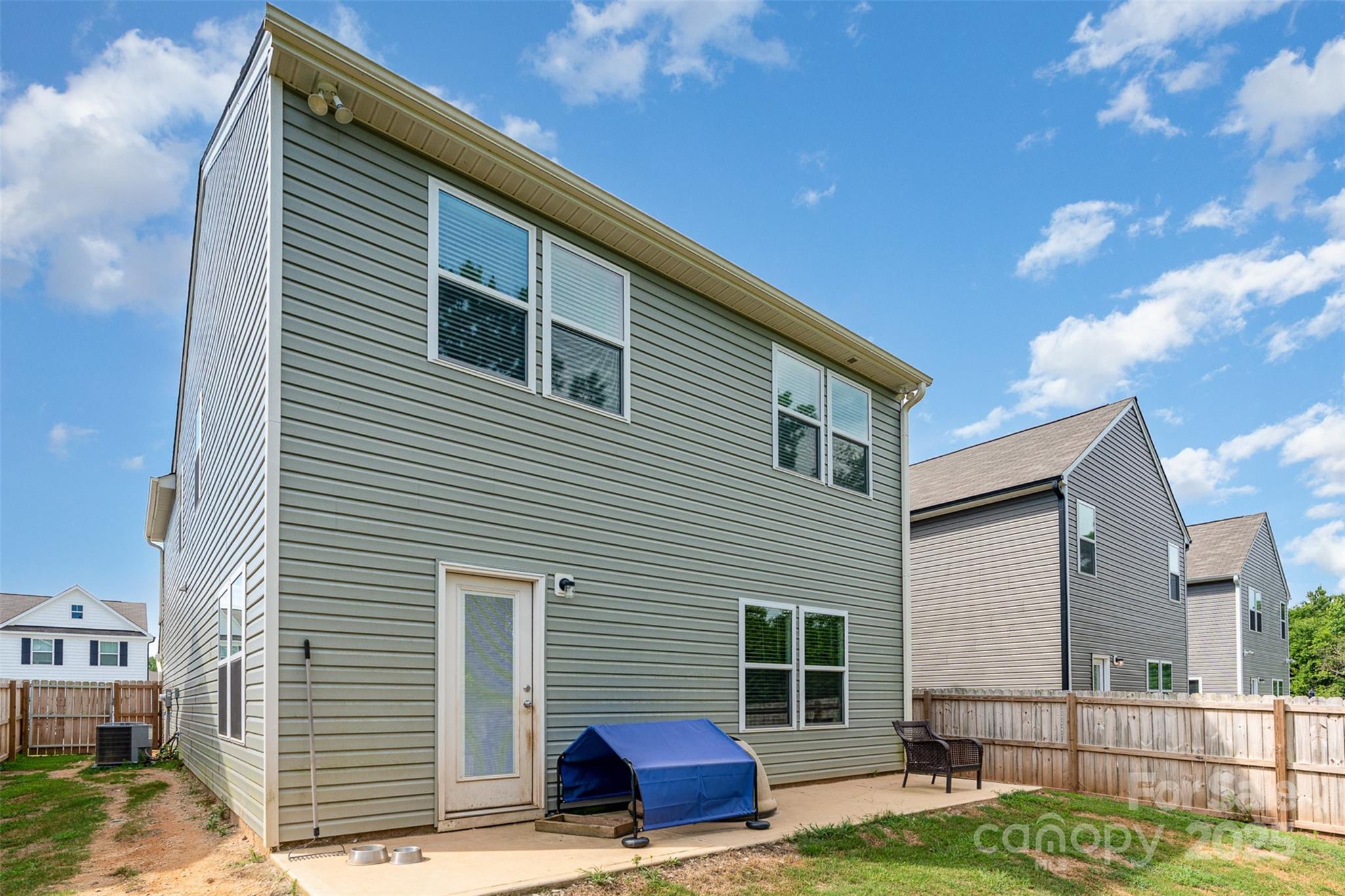 839 Foxglove Lane — York