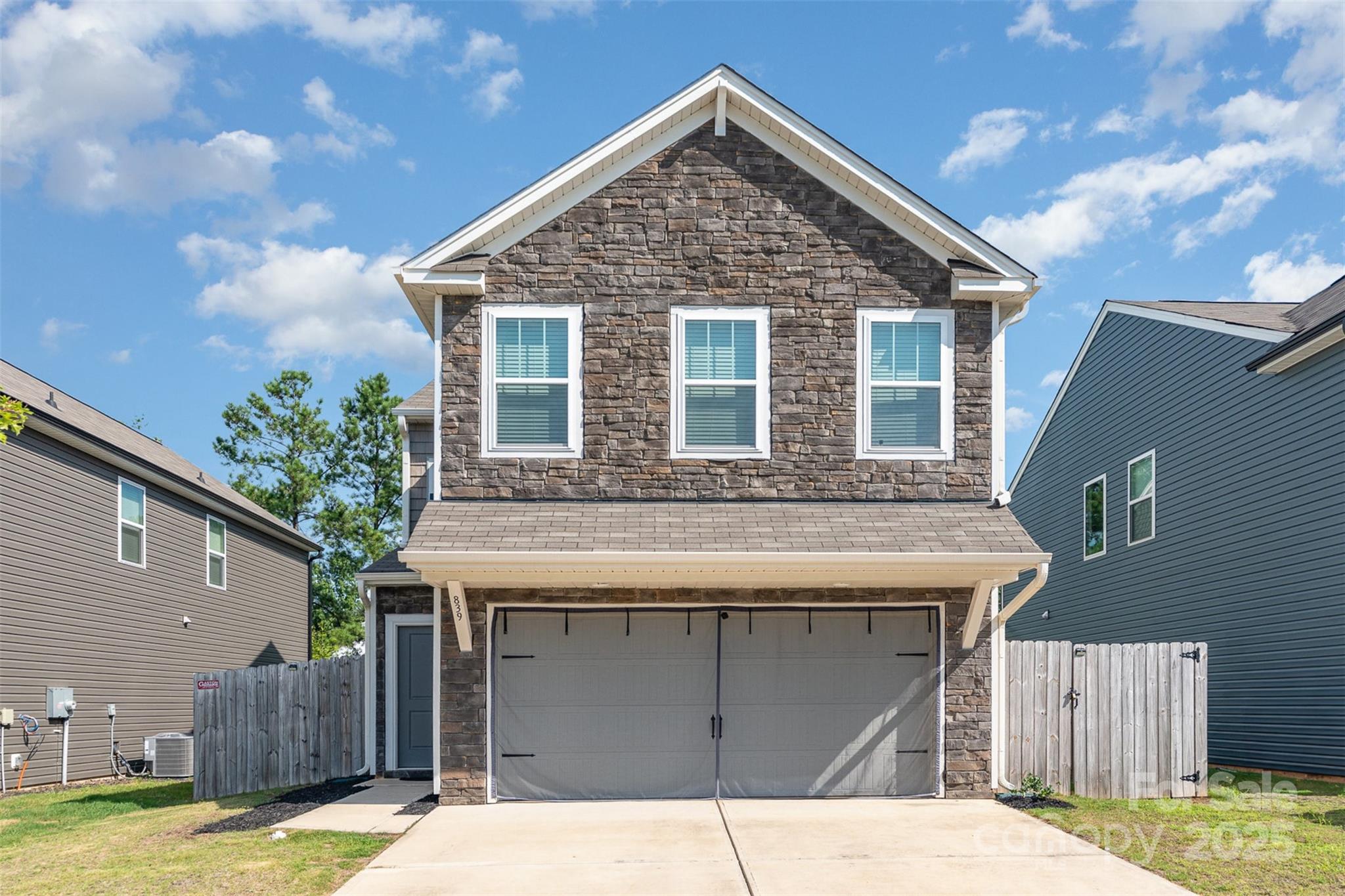 839 Foxglove Lane — York