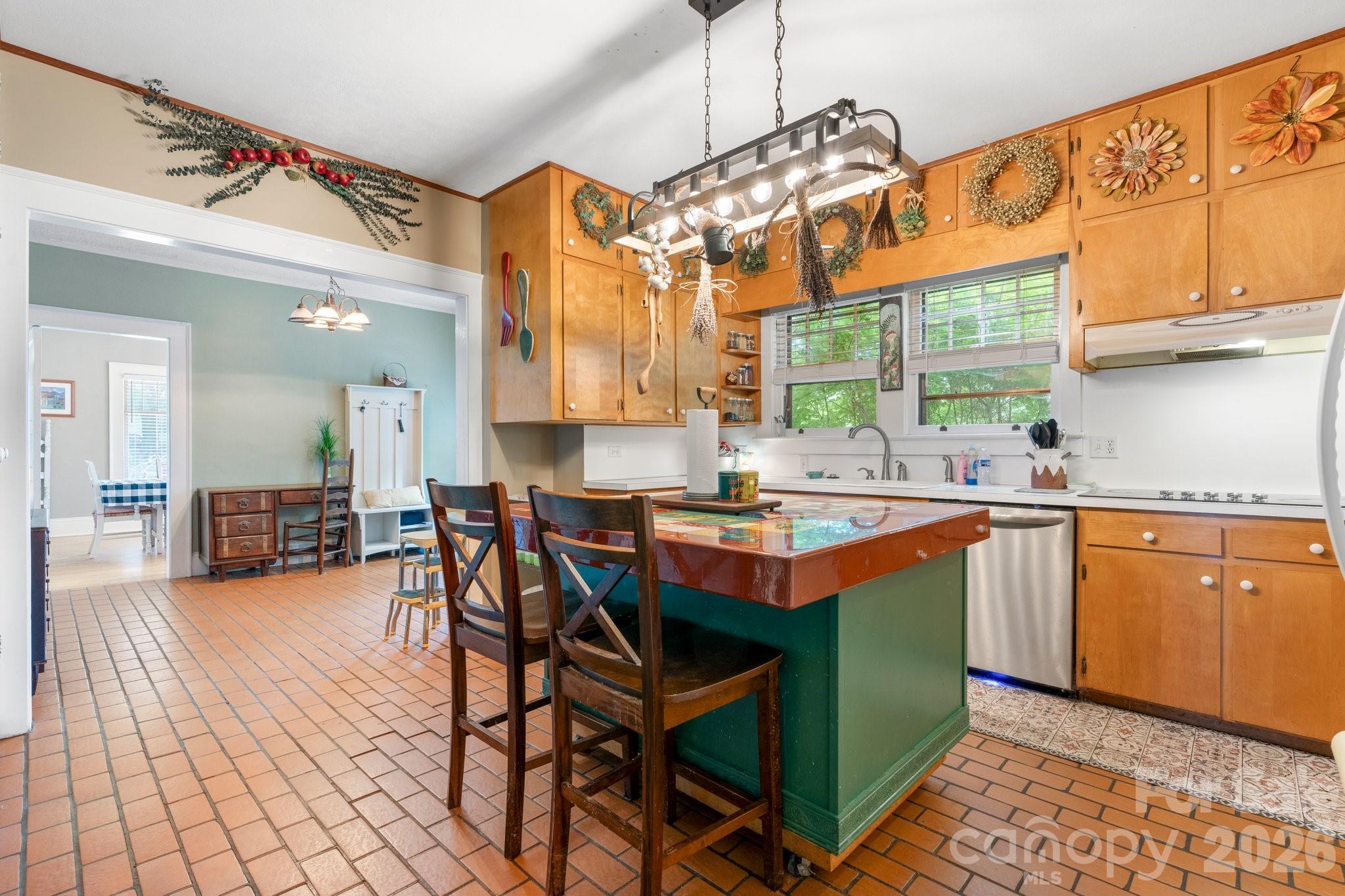 313 E Main Street — Morganton