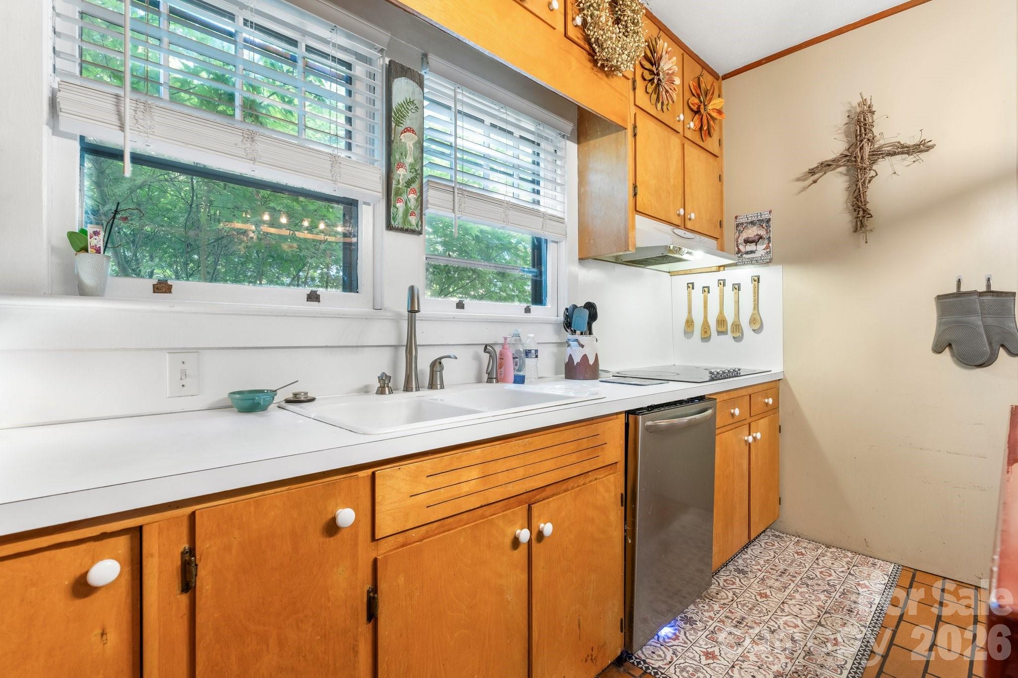 313 E Main Street — Morganton