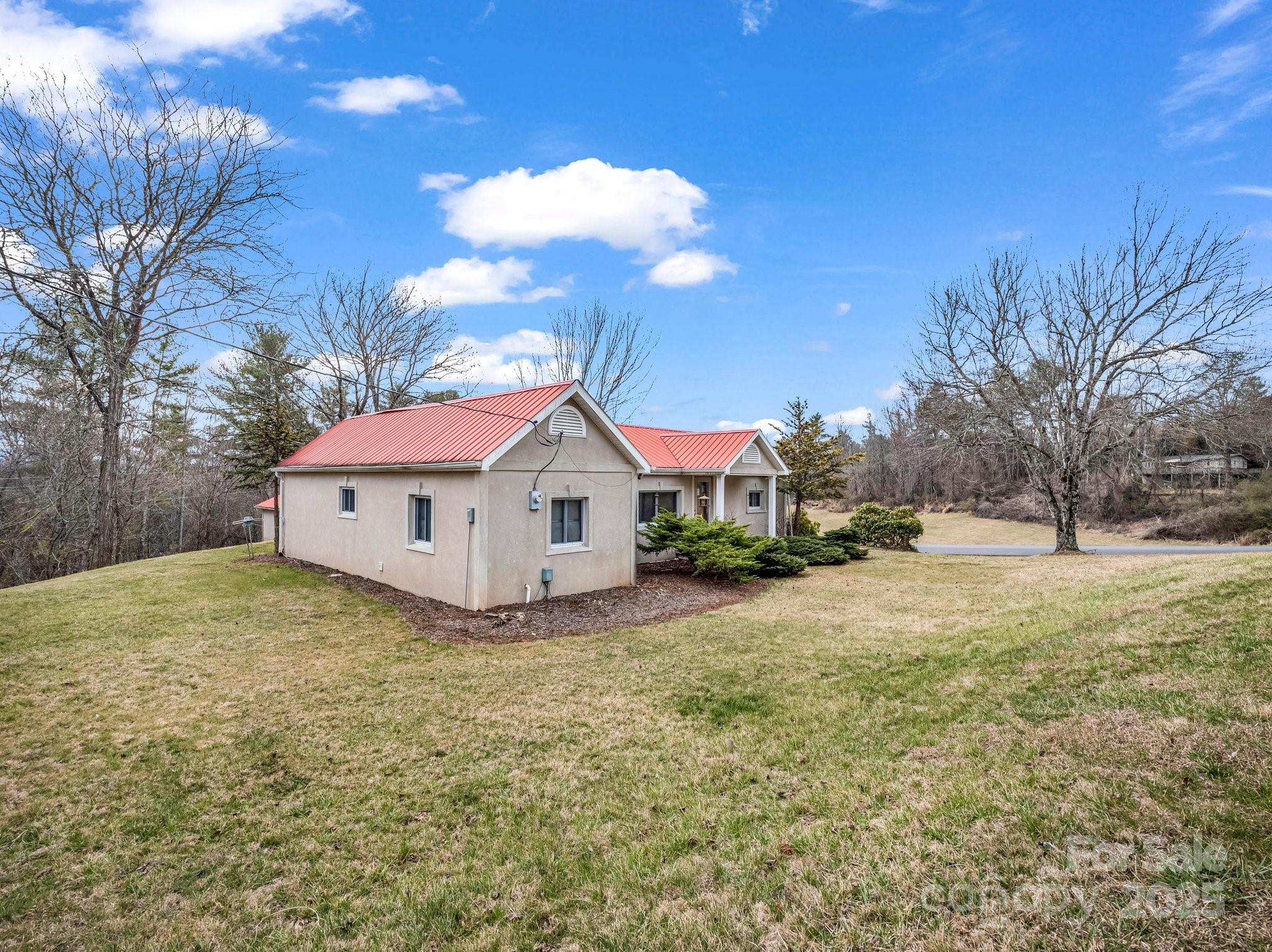 55 Settlers Trail — Mars Hill