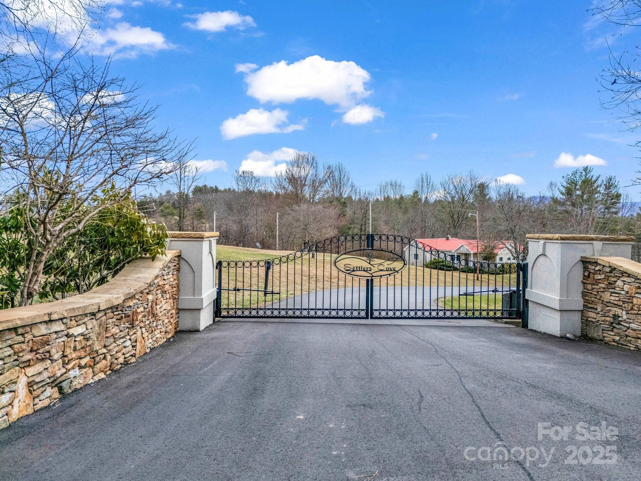 55 Settlers Trail — Mars Hill