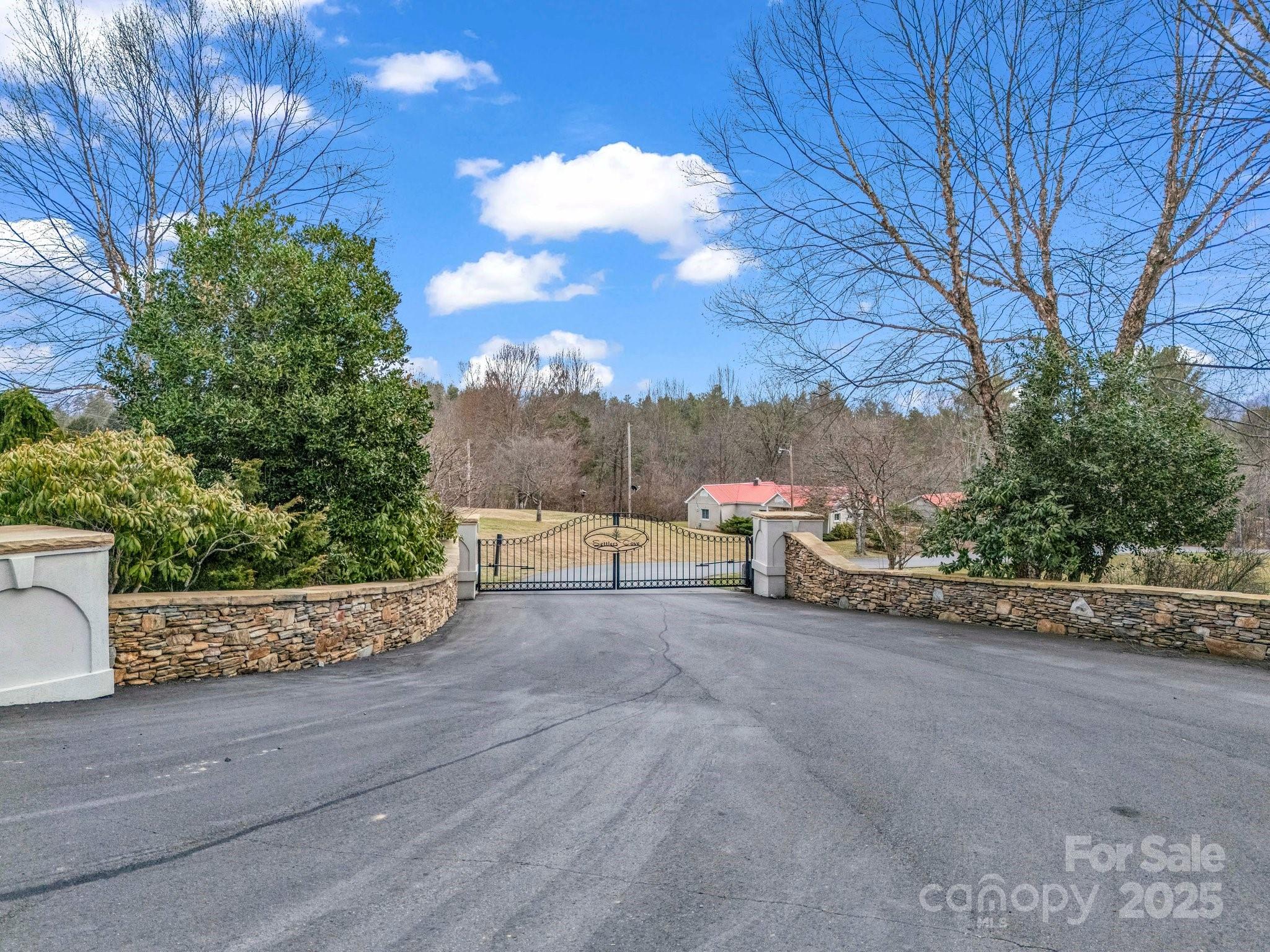 55 Settlers Trail — Mars Hill