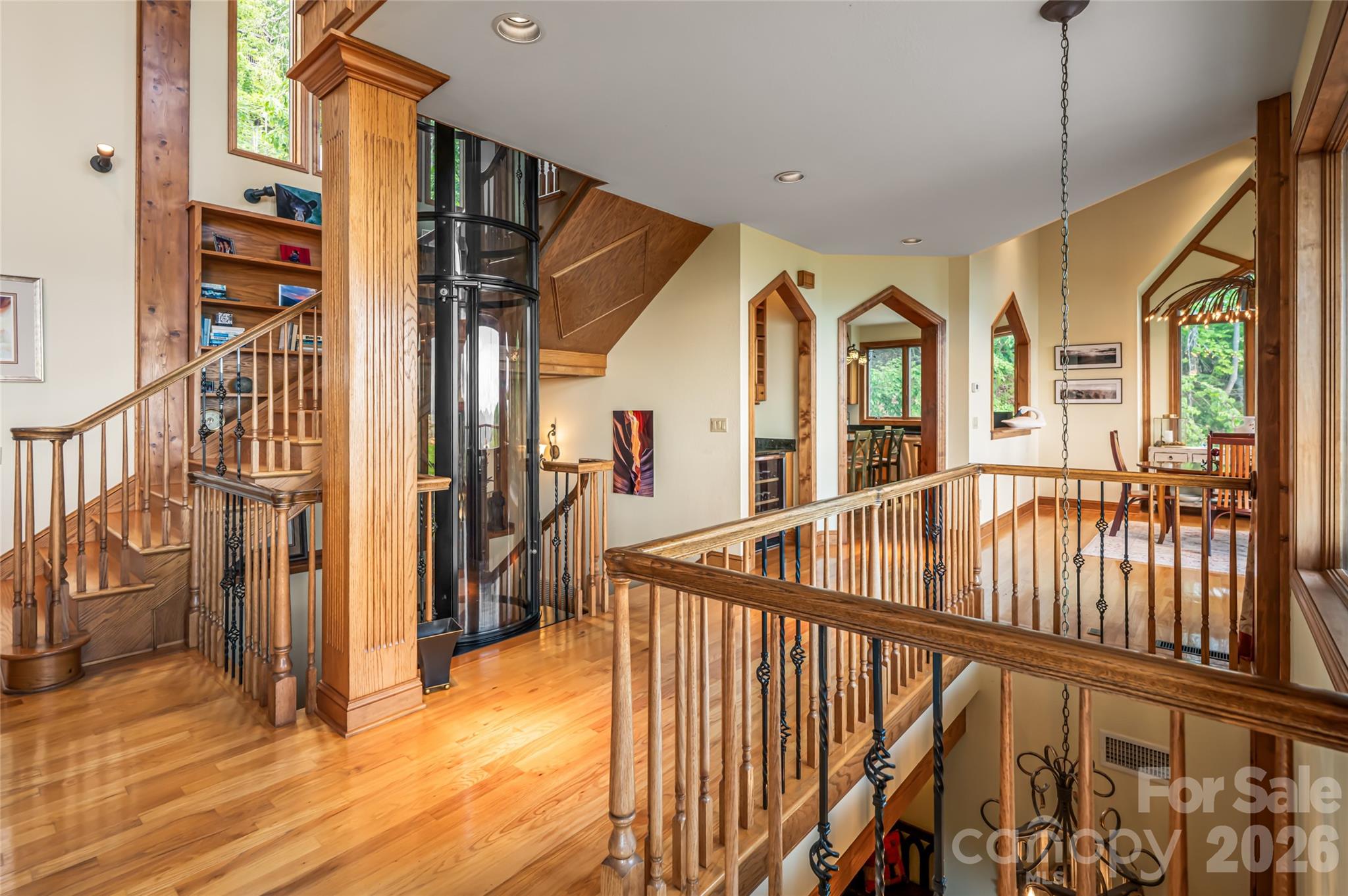 2280 Mountain Air Drive — Burnsville