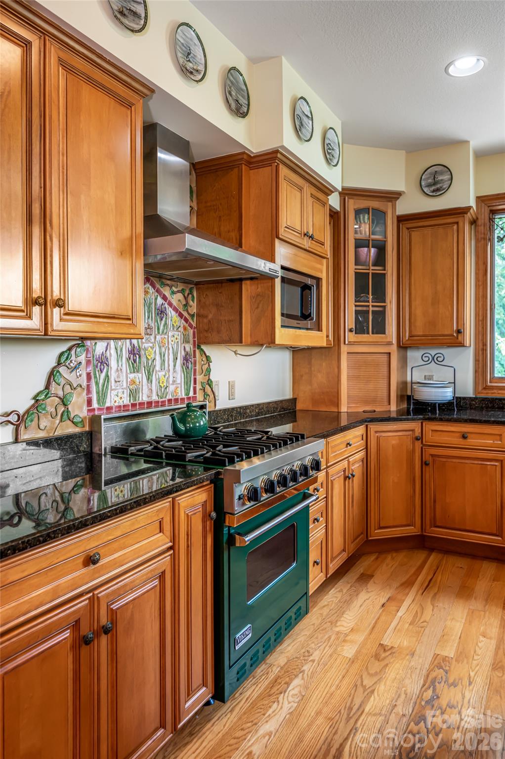2280 Mountain Air Drive — Burnsville