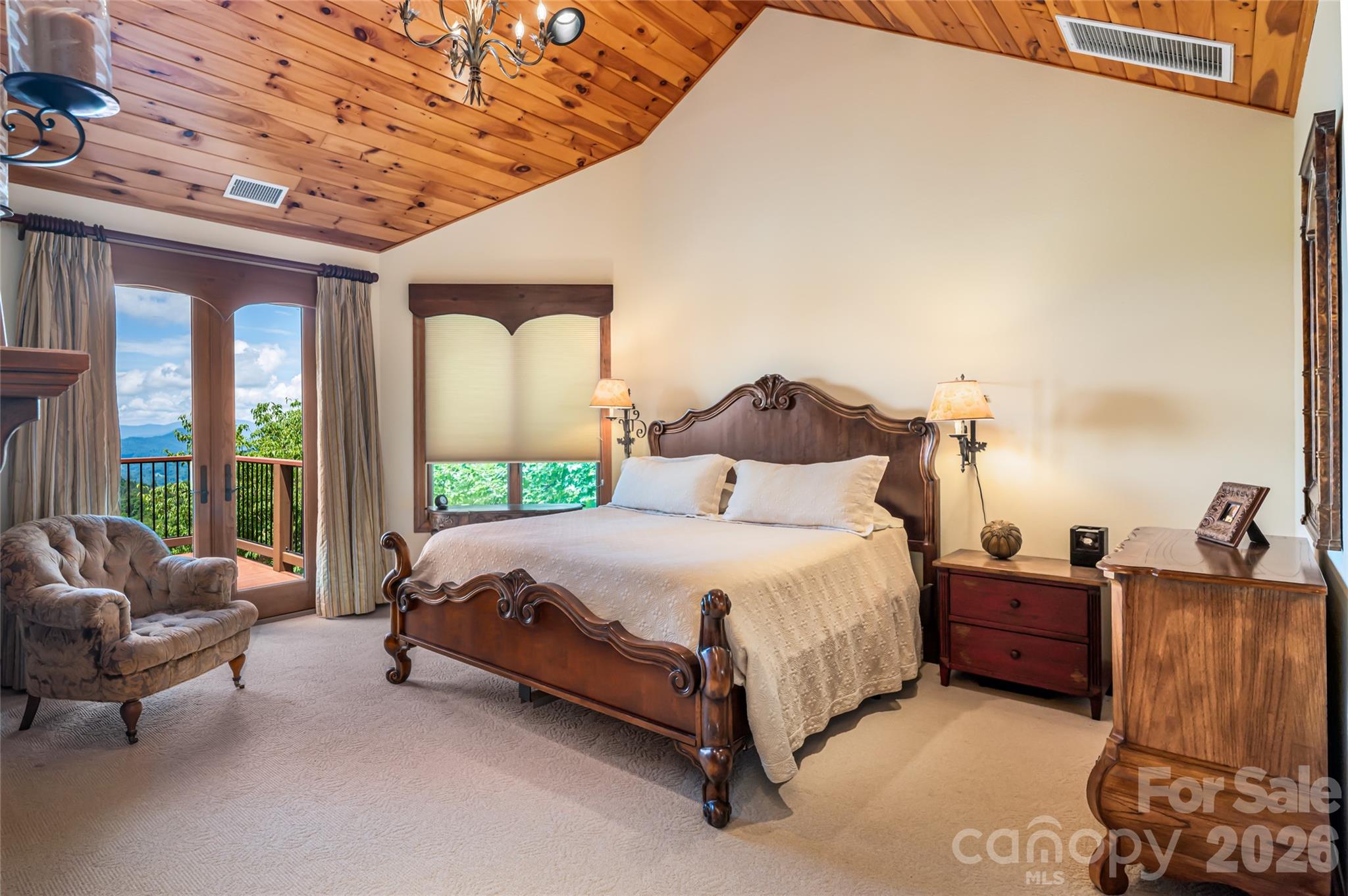 2280 Mountain Air Drive — Burnsville