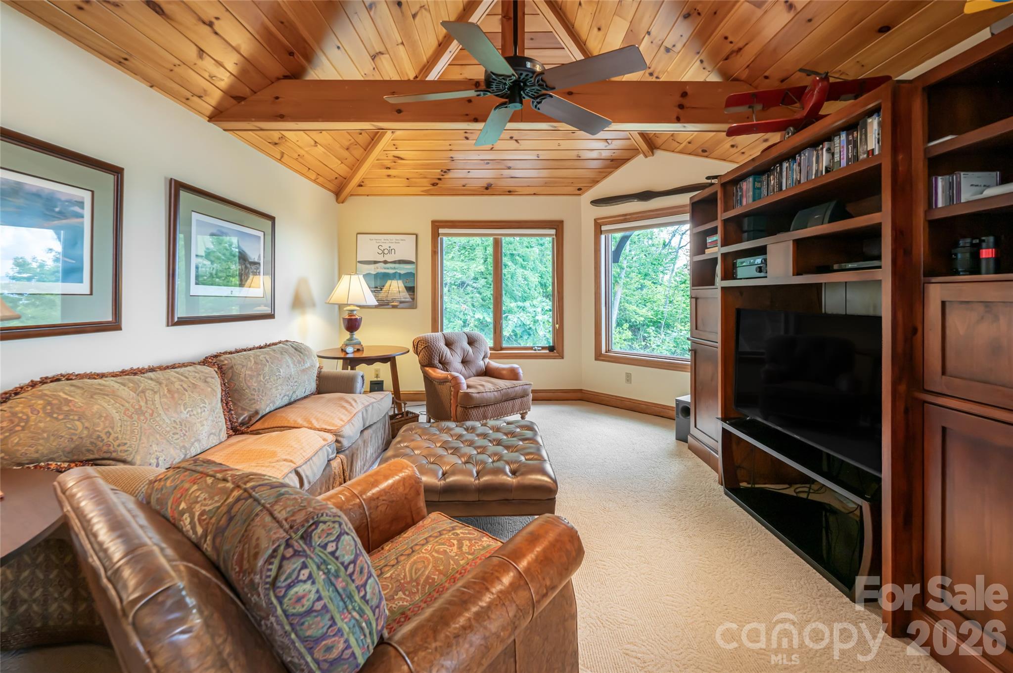 2280 Mountain Air Drive — Burnsville