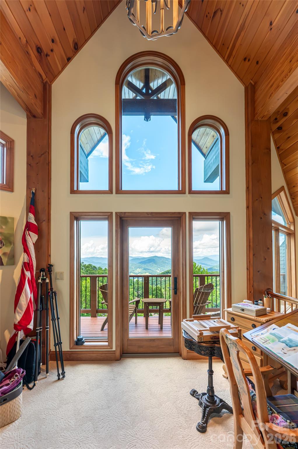 2280 Mountain Air Drive — Burnsville
