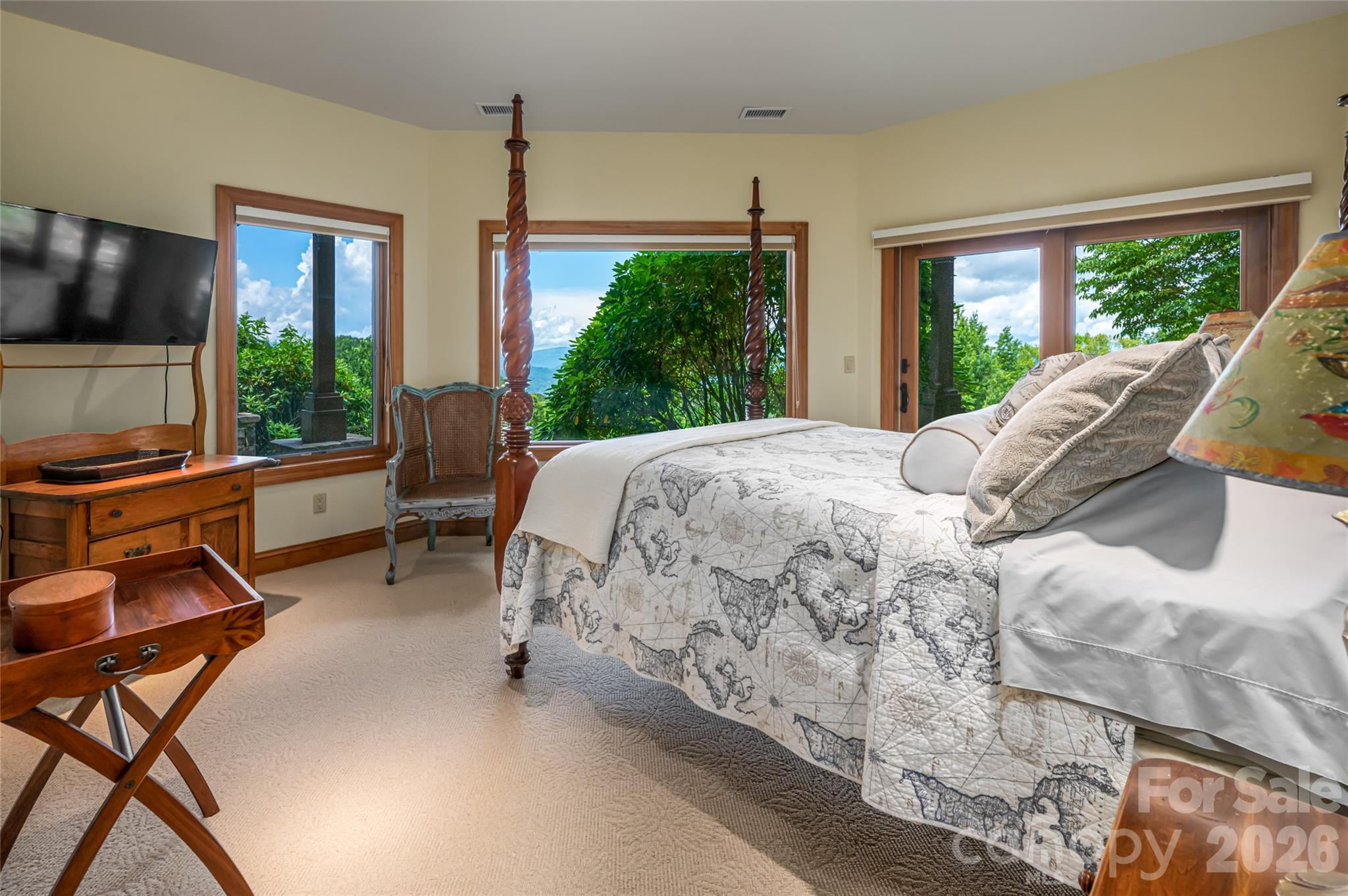 2280 Mountain Air Drive — Burnsville