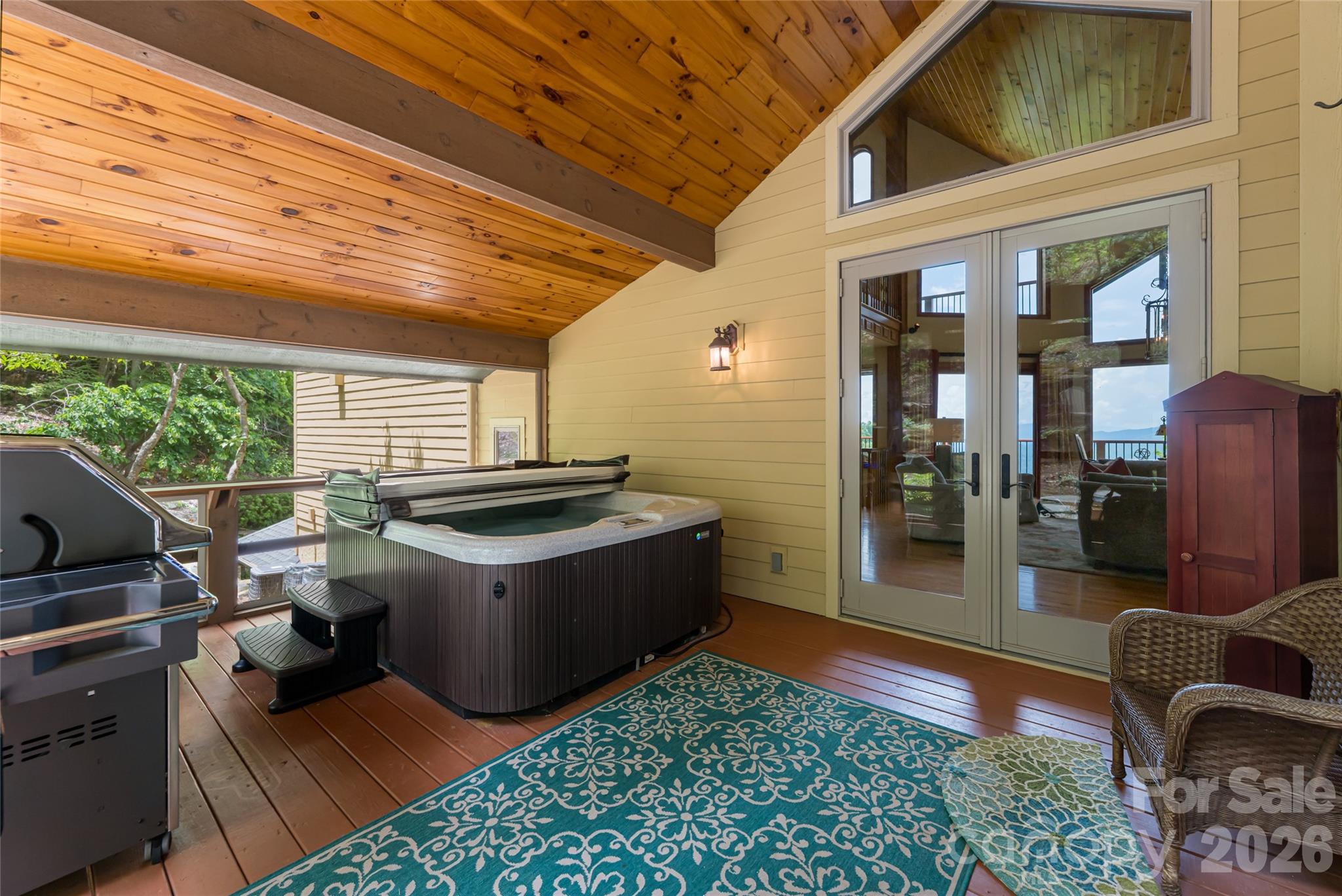 2280 Mountain Air Drive — Burnsville