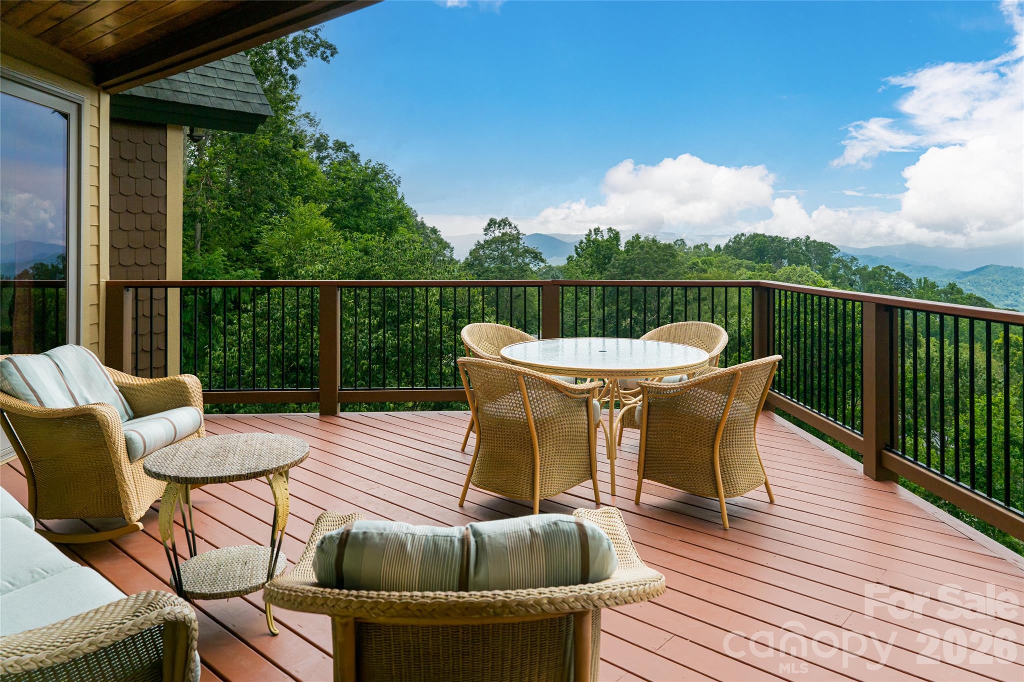 2280 Mountain Air Drive — Burnsville