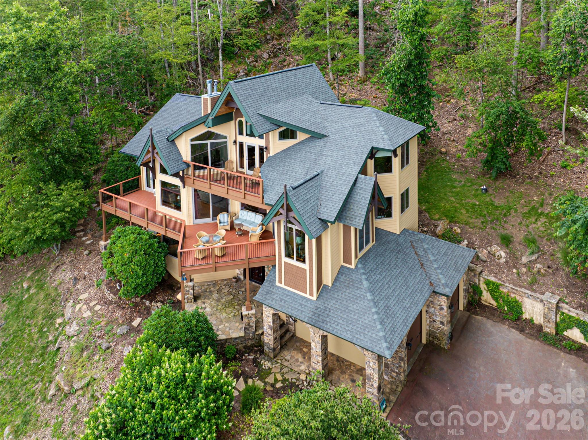2280 Mountain Air Drive — Burnsville