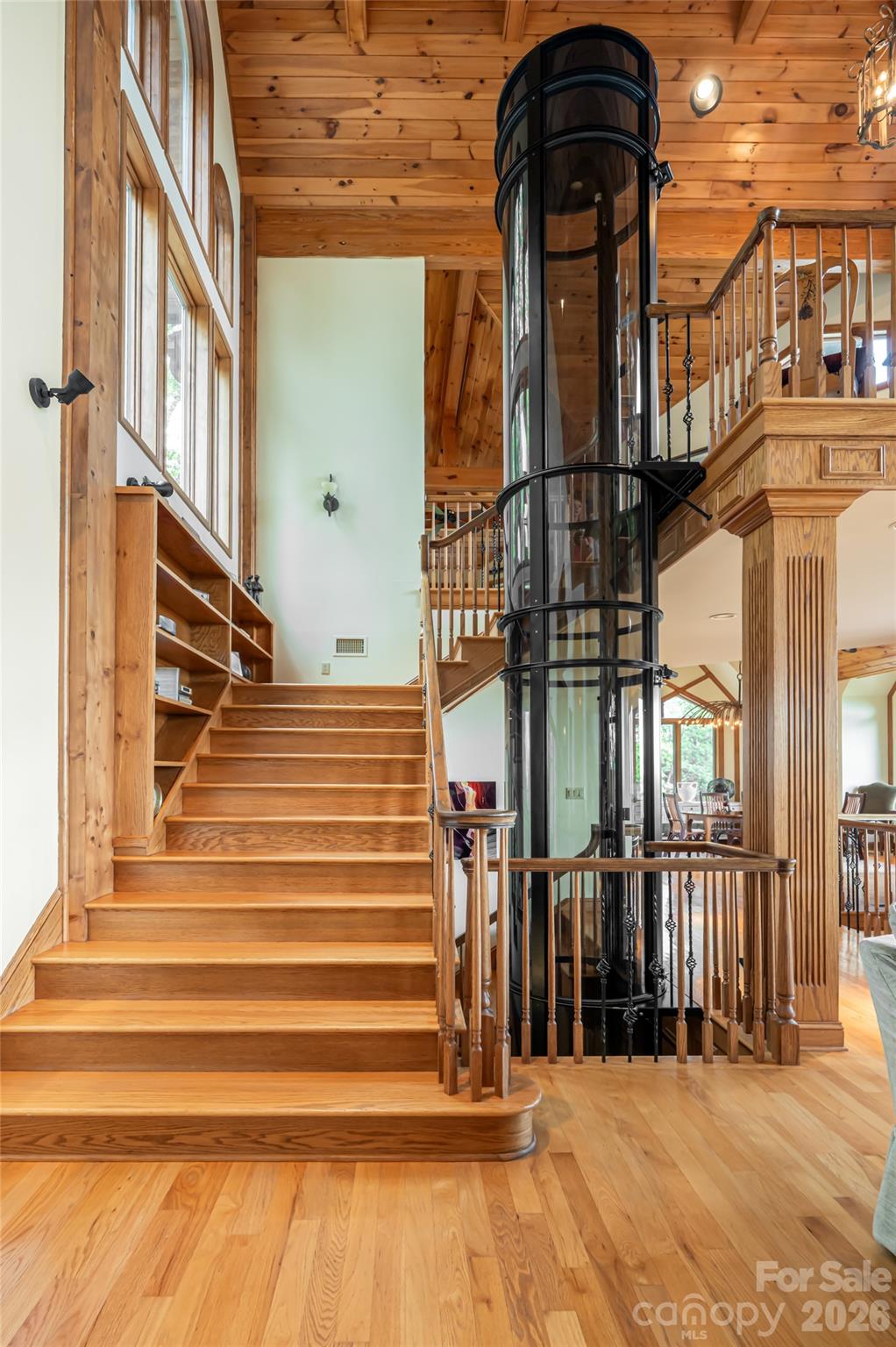 2280 Mountain Air Drive — Burnsville