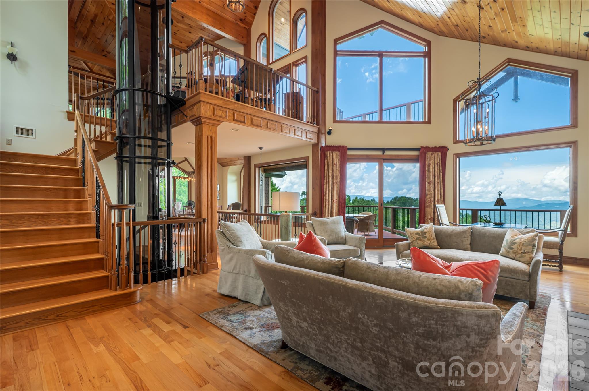 2280 Mountain Air Drive — Burnsville