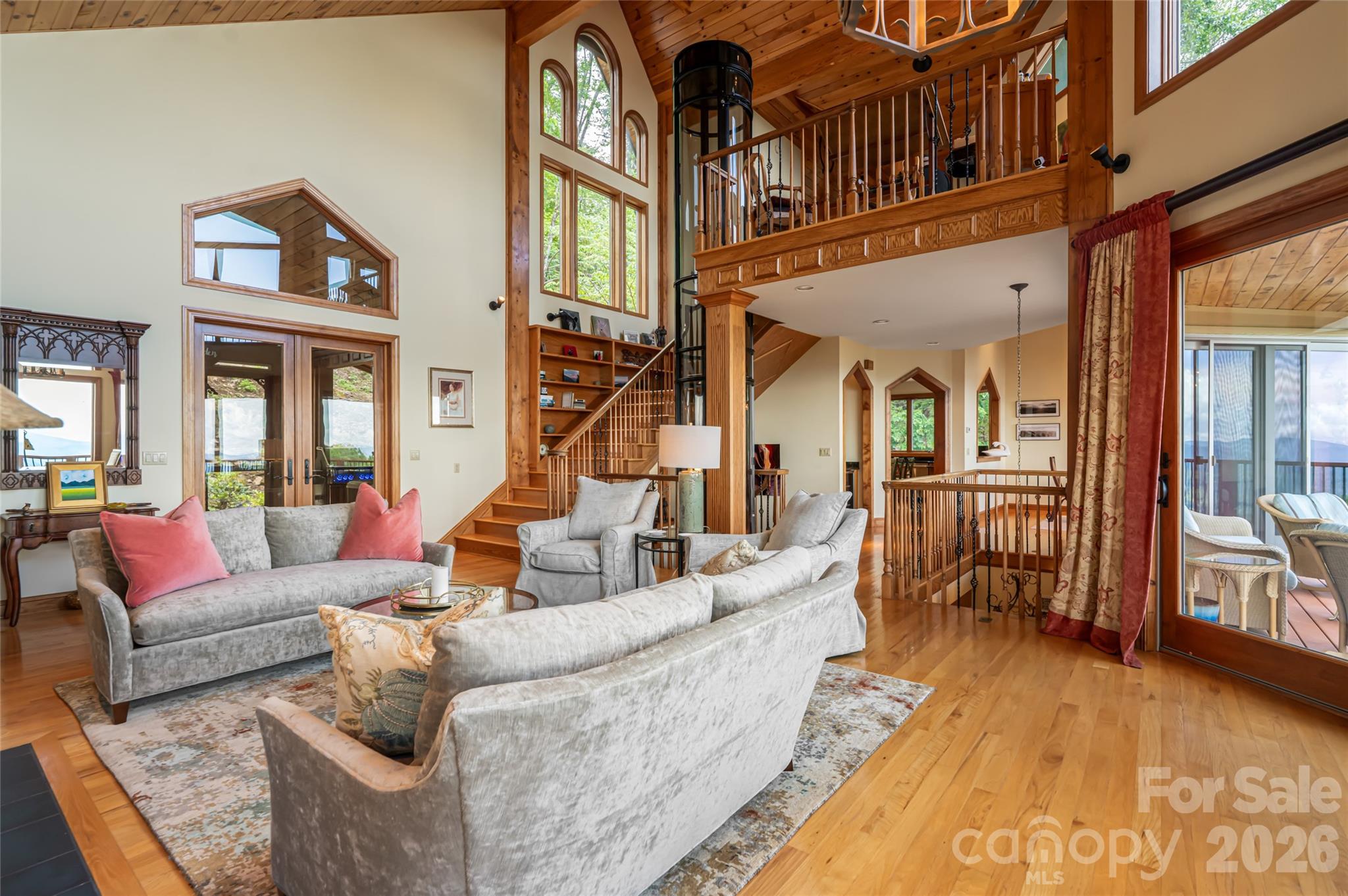 2280 Mountain Air Drive — Burnsville