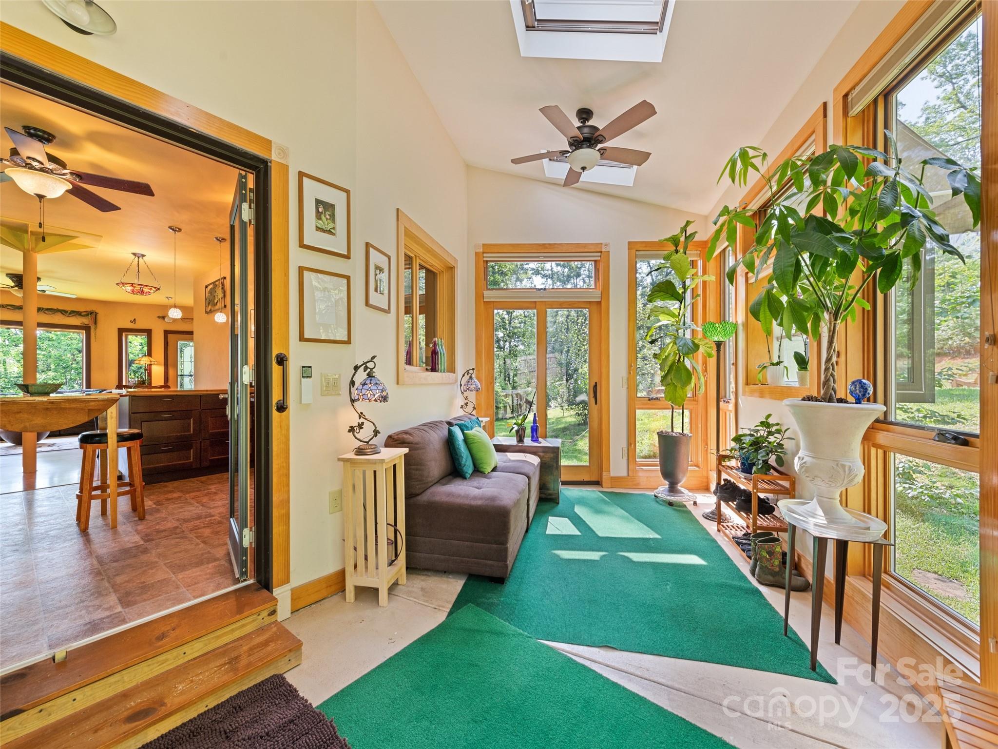 2675 Holbert Cove Road — Saluda