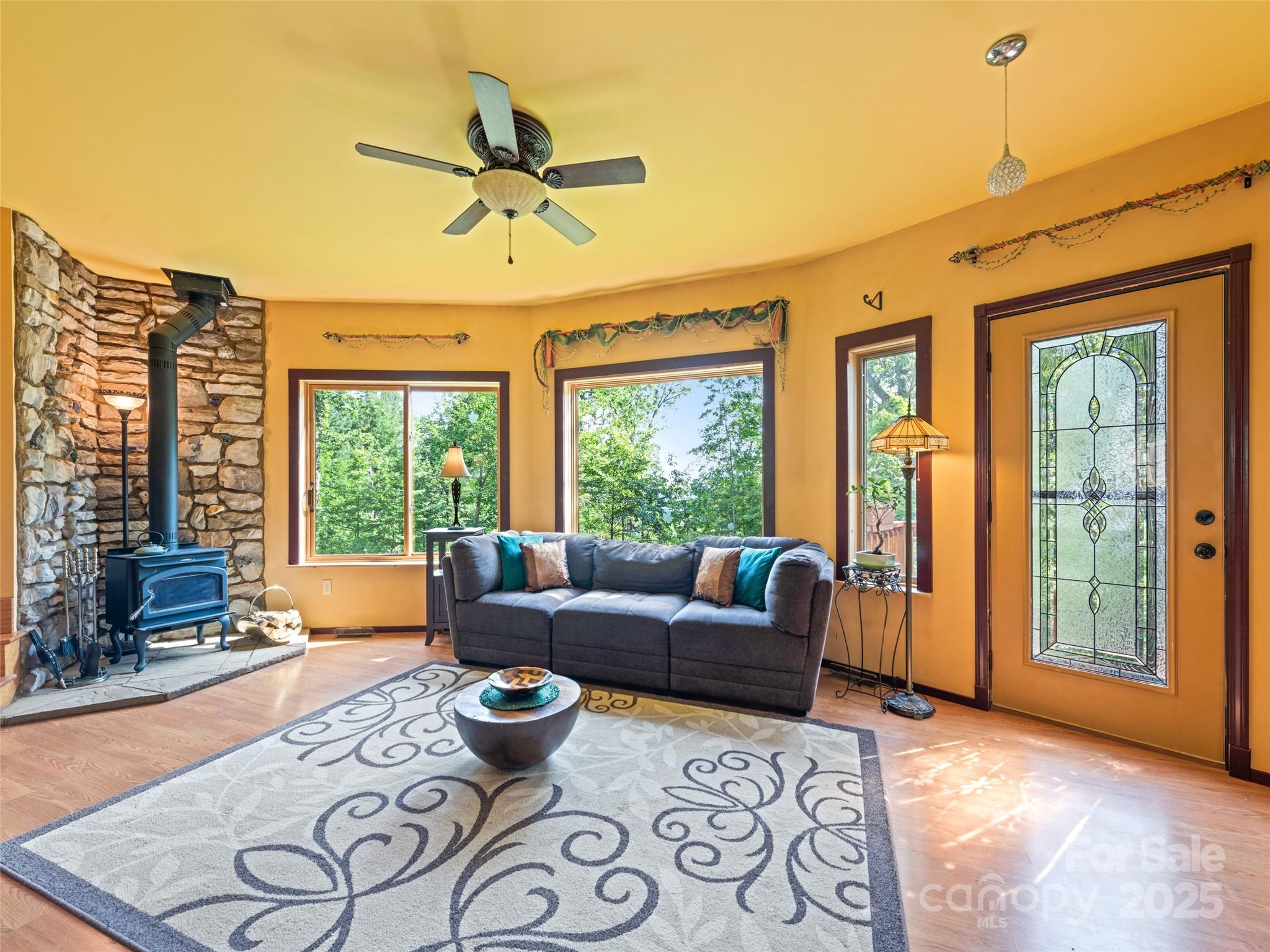 2675 Holbert Cove Road — Saluda