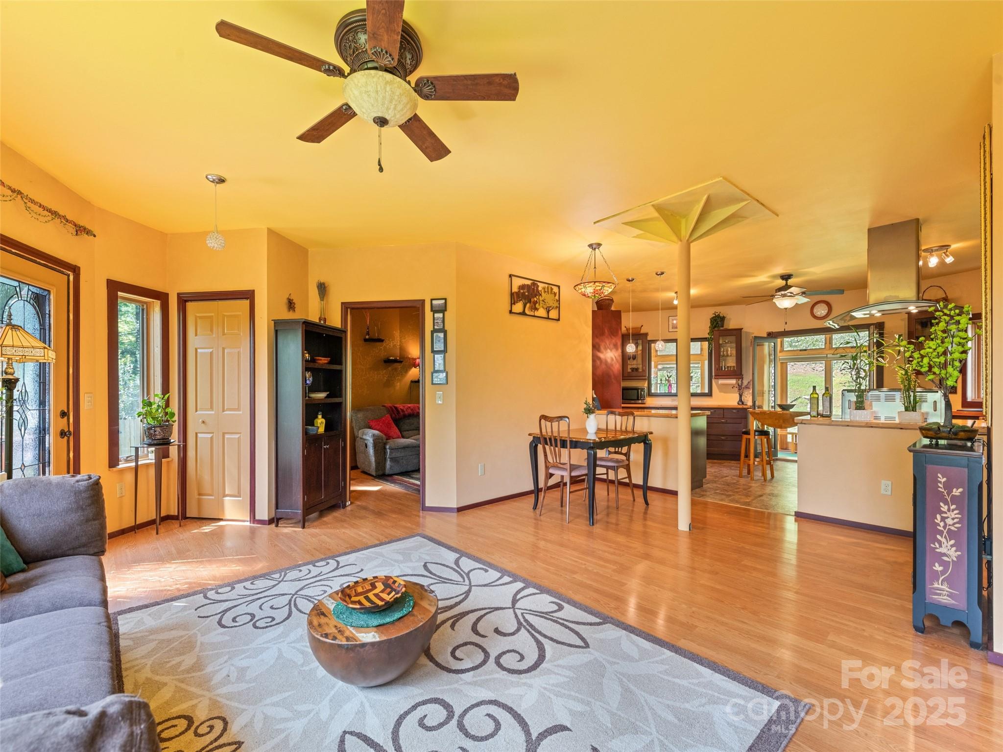 2675 Holbert Cove Road — Saluda