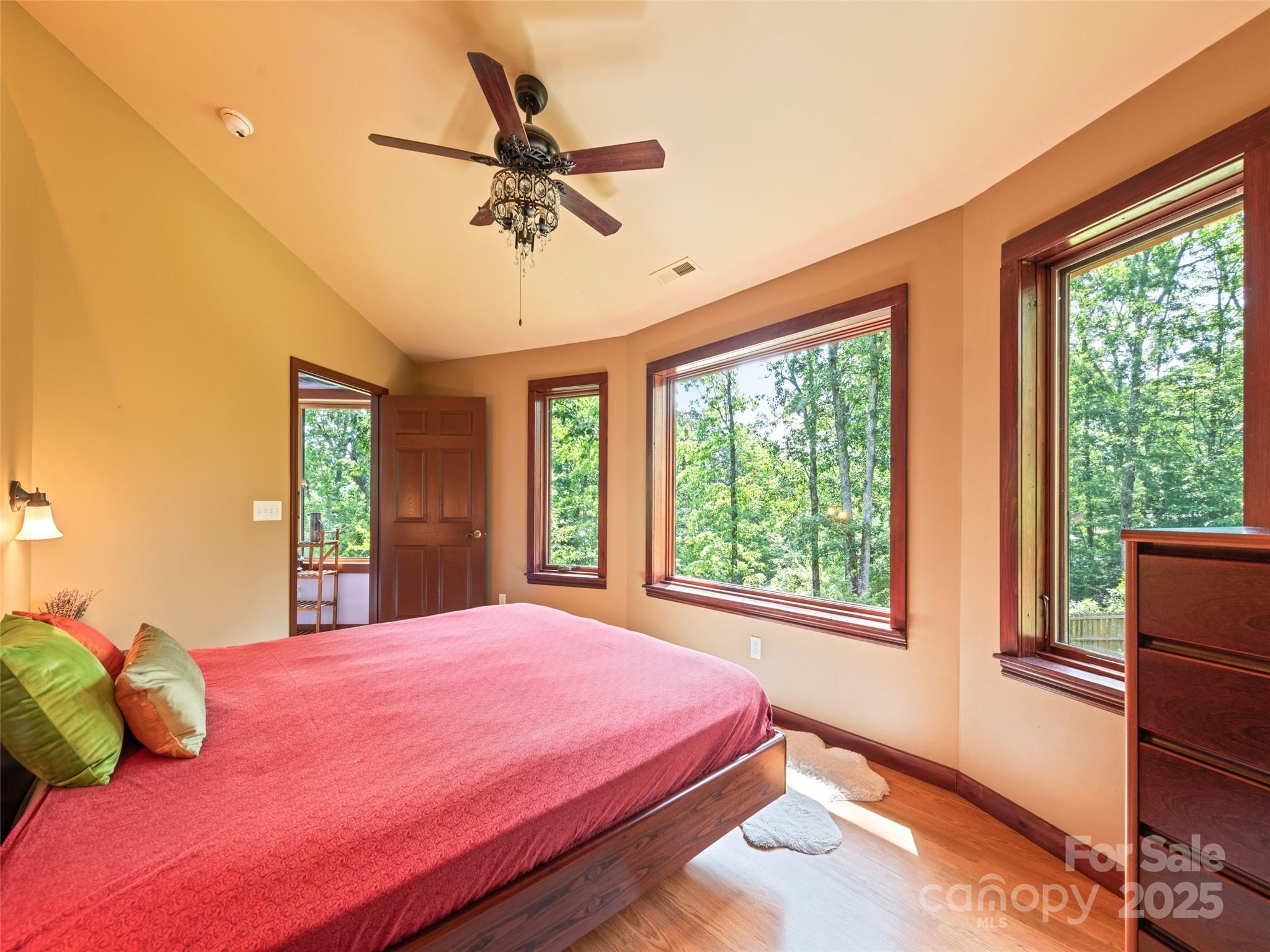 2675 Holbert Cove Road — Saluda
