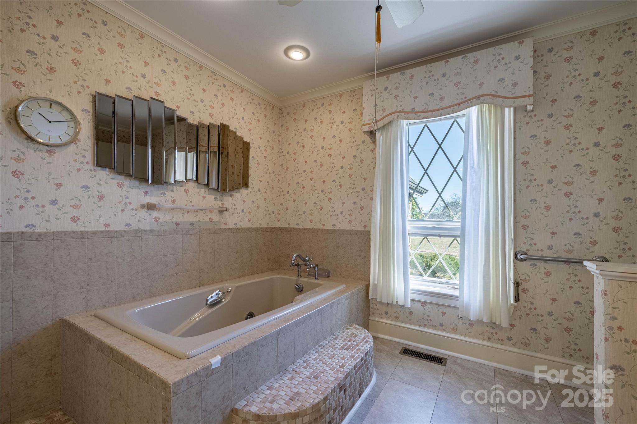 2505 Morganton Boulevard SW — Lenoir